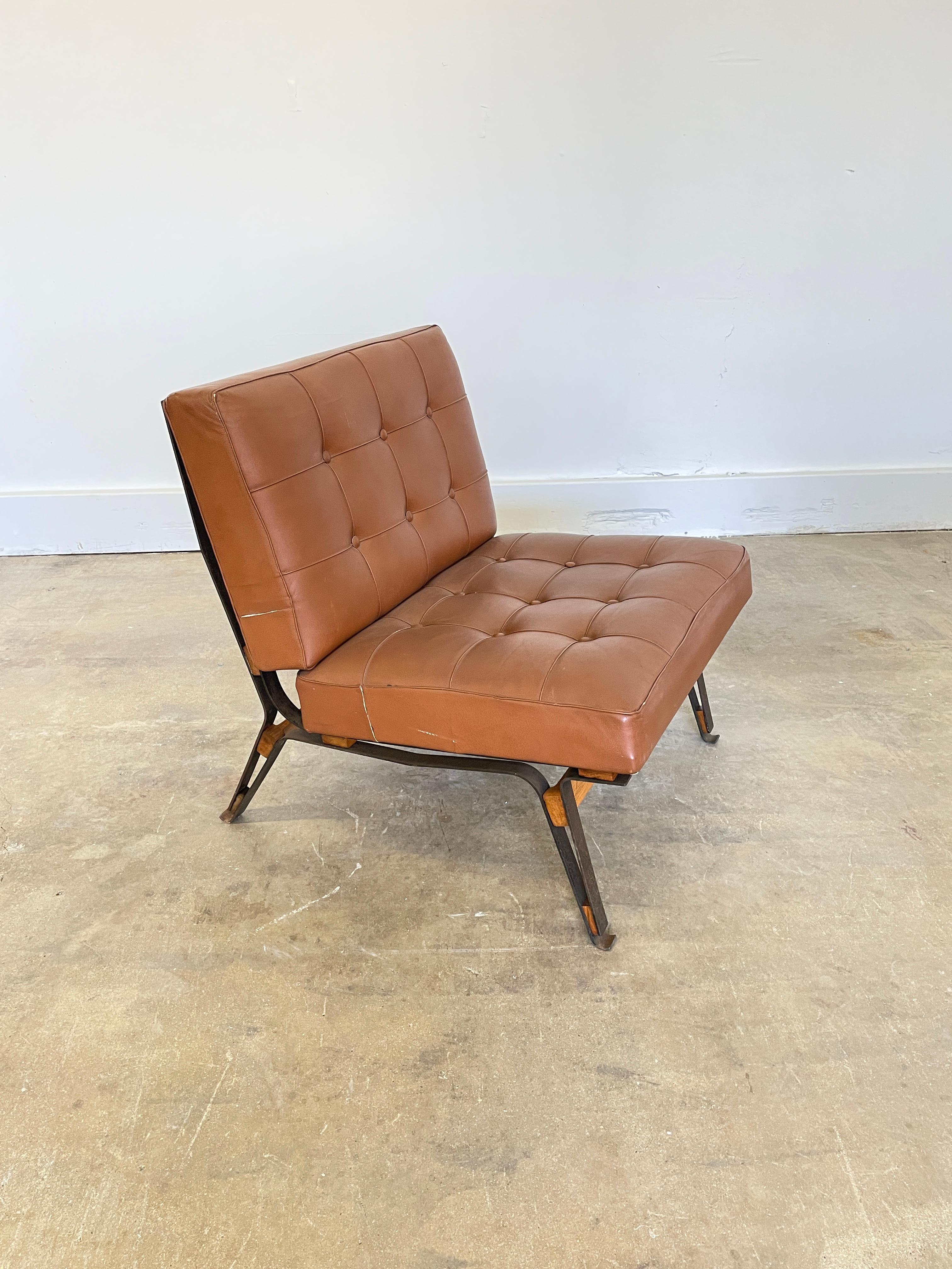 Model 856 Rare Pair of Matched Leather Lounge Chairs by Ico Parisi, 1950s For Sale 1
