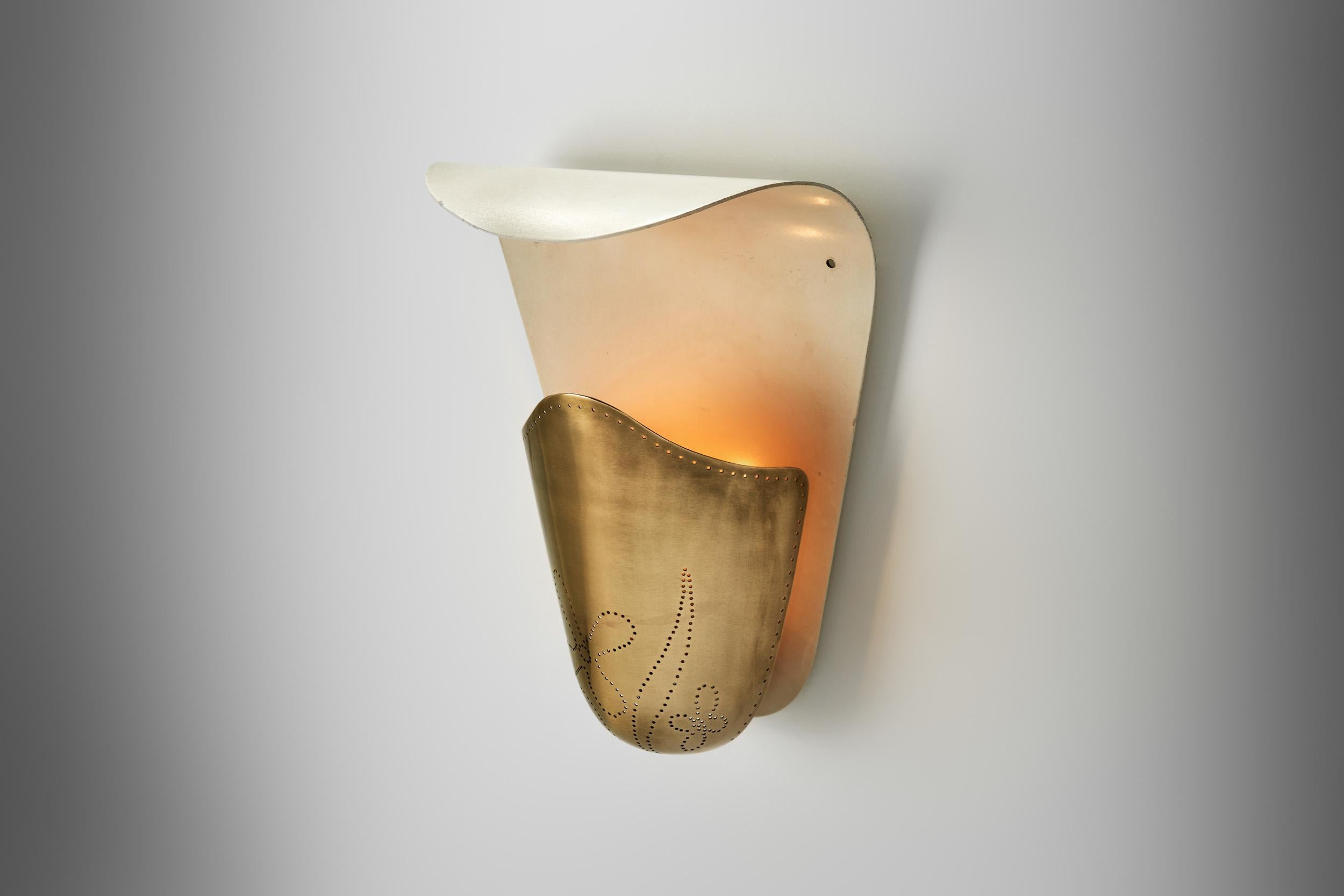 Modèle 8596 Lampe murale en laiton par Harald Notini pour Böhlmarks, Suède années 1950 en vente 3