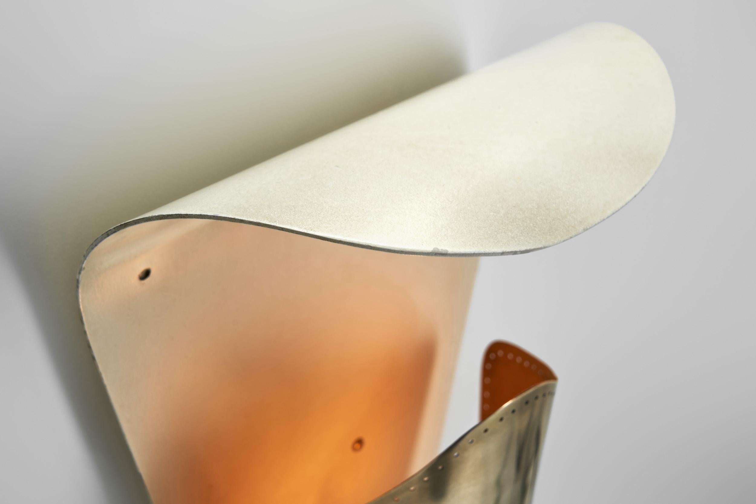 Modèle 8596 Lampe murale en laiton par Harald Notini pour Böhlmarks, Suède années 1950 en vente 4