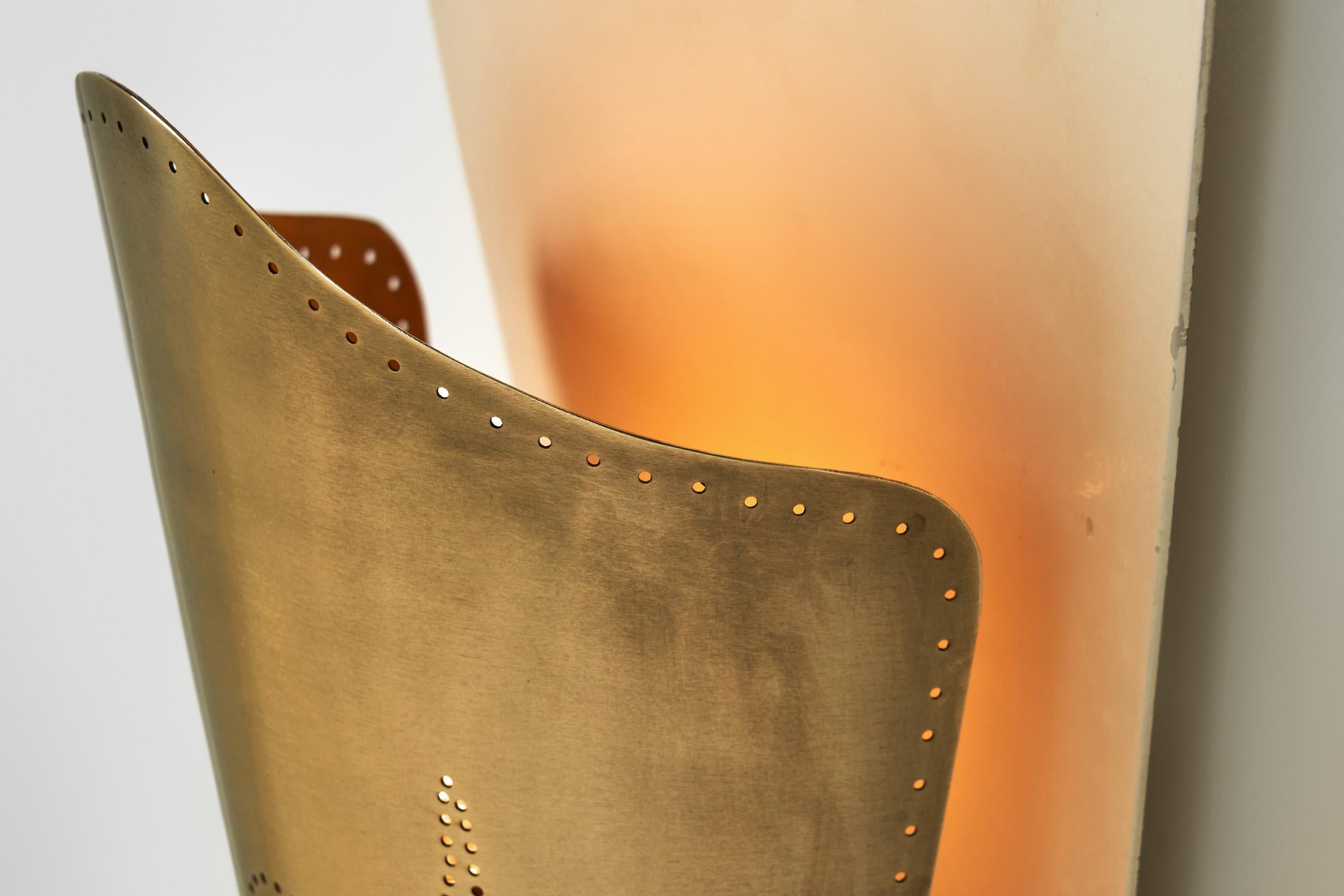 Modèle 8596 Lampe murale en laiton par Harald Notini pour Böhlmarks, Suède années 1950 en vente 6