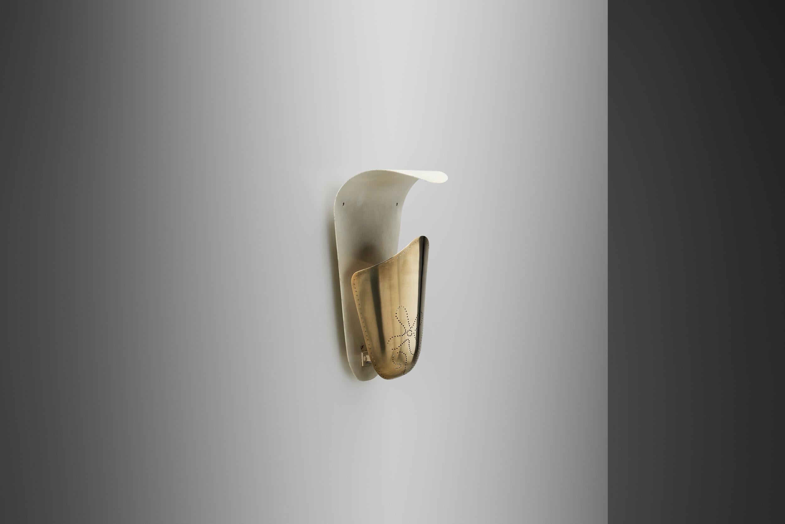 Modèle 8596 Lampe murale en laiton par Harald Notini pour Böhlmarks, Suède années 1950 Bon état - En vente à Utrecht, NL
