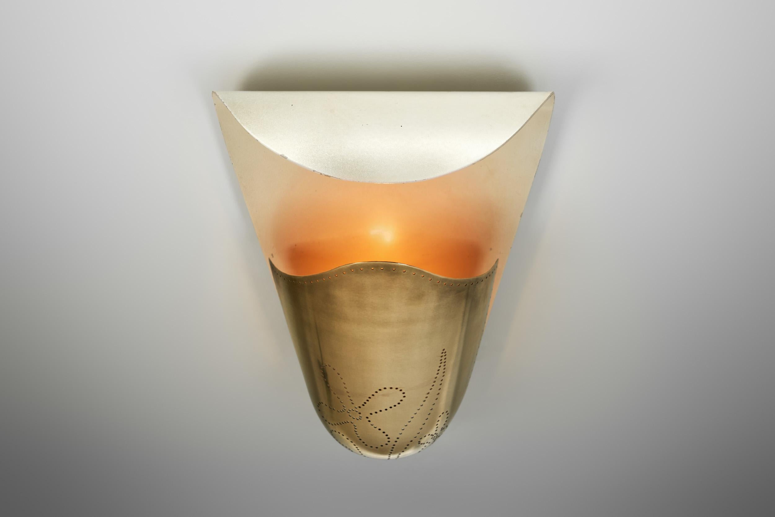 Modèle 8596 Lampe murale en laiton par Harald Notini pour Böhlmarks, Suède années 1950 en vente 1