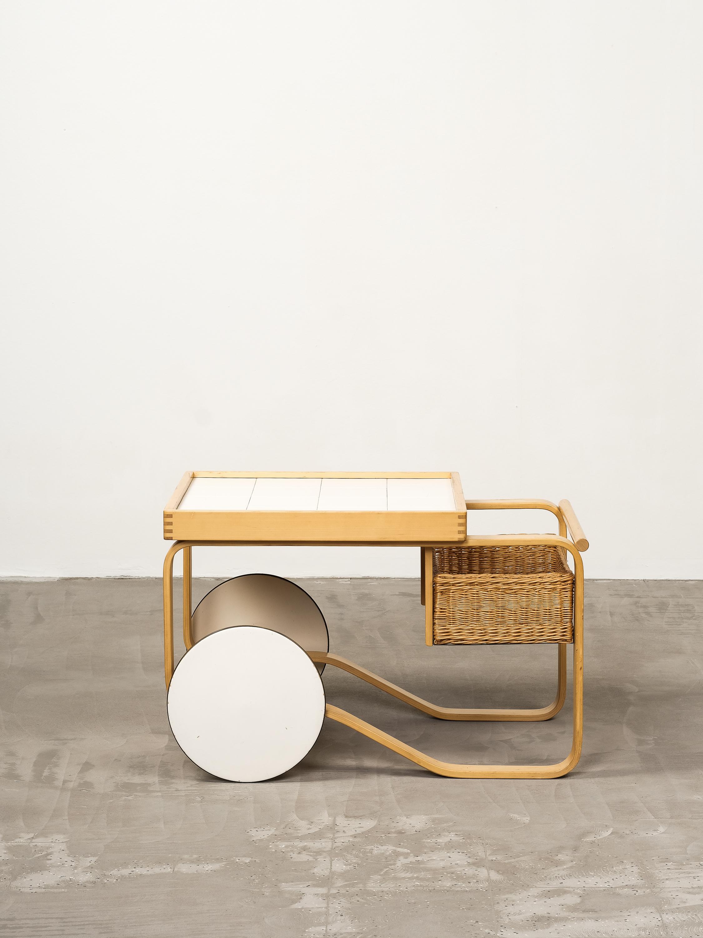 Scandinave moderne Chariot à thé modèle 900 d'Alvar Aalto pour Artek, années 1960/70 en vente