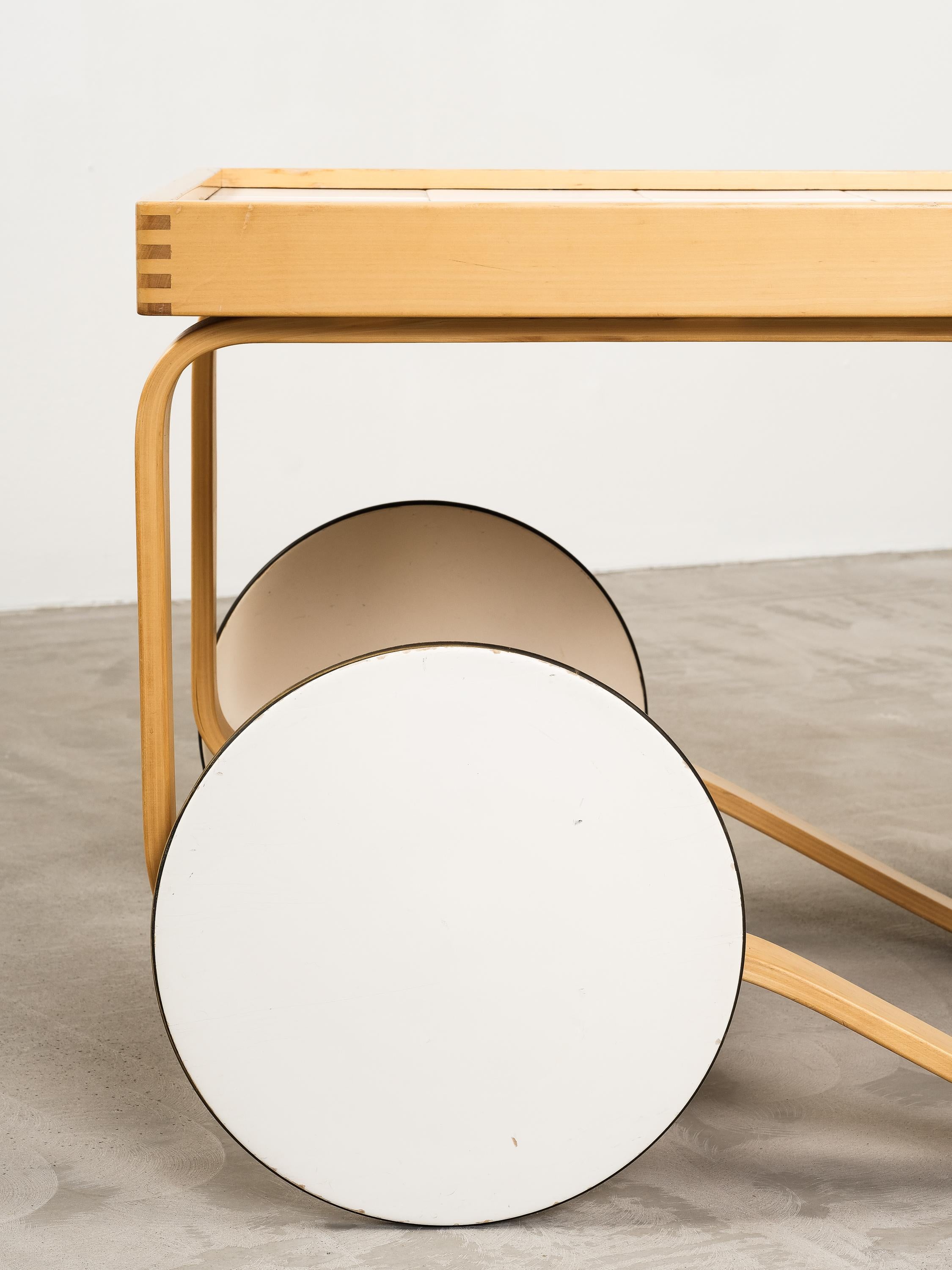 Chariot à thé modèle 900 d'Alvar Aalto pour Artek, années 1960/70 en vente 1