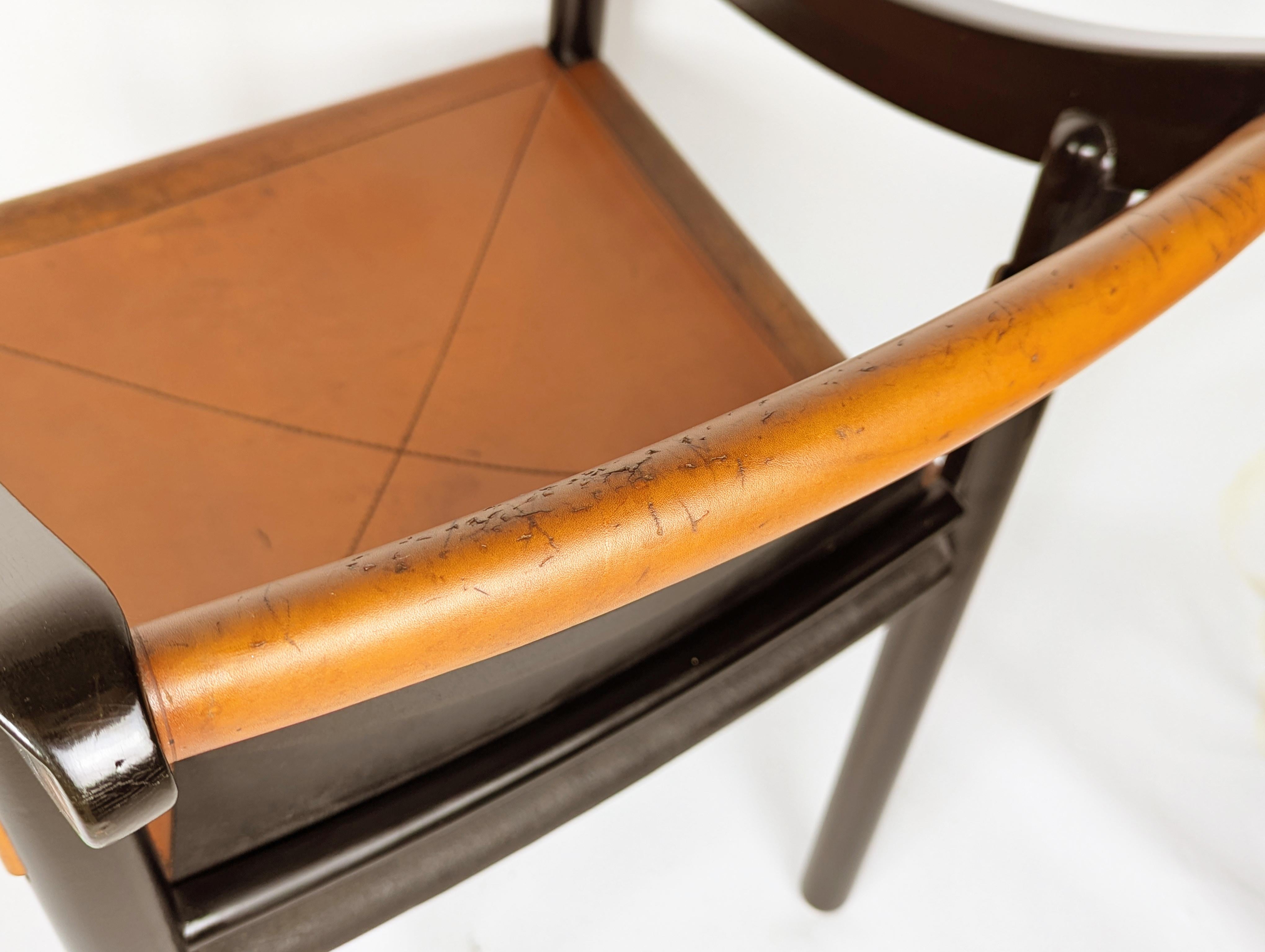 Metà XX secolo Sedie Model 905 con bracciolo di Vico Magistretti per Cassina, anni '60, Set di 4 in vendita