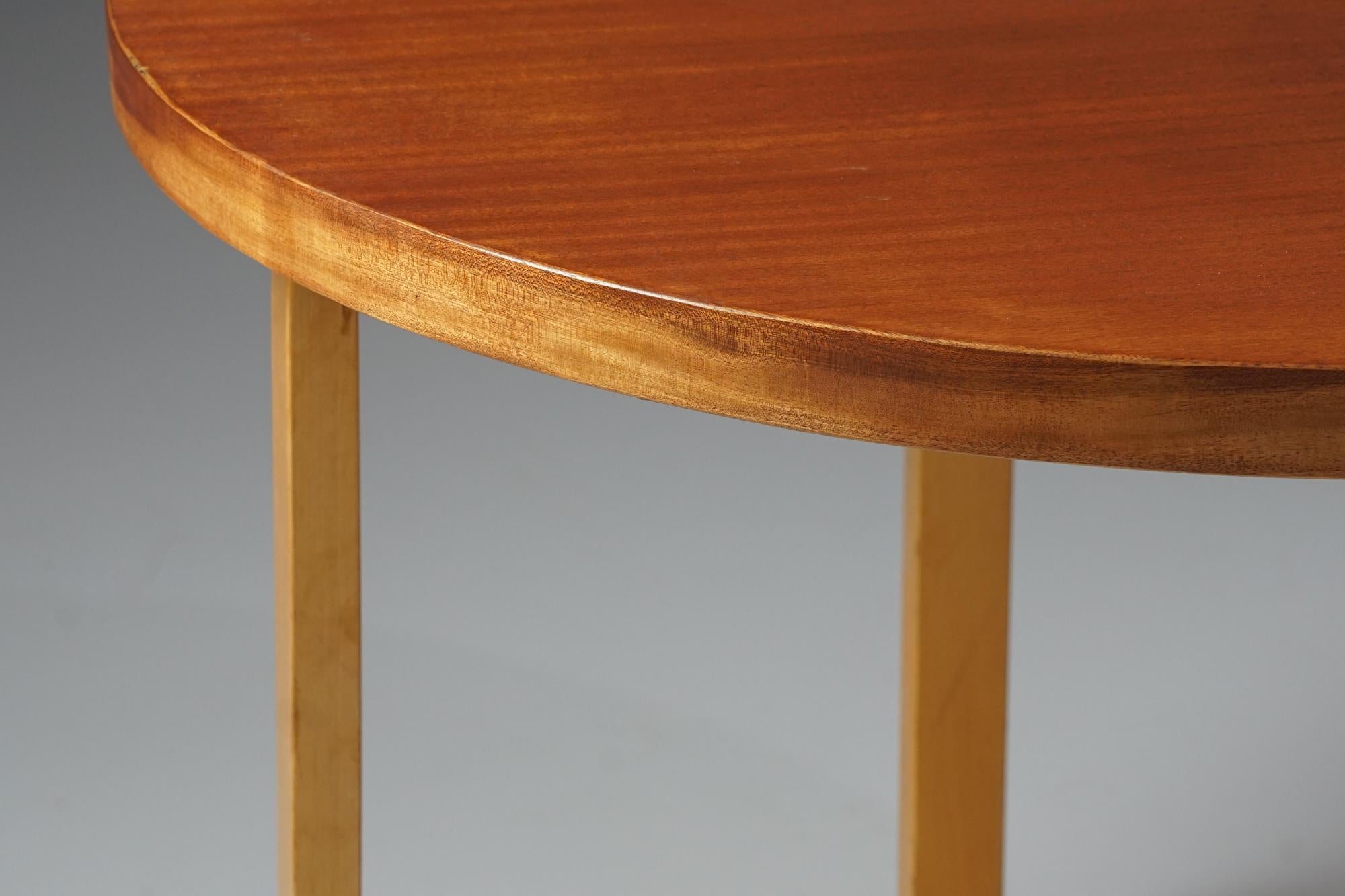 Table de salle à manger modèle 90A, Alvar Aalto, Oy Huonekalu- ja Rakennustyötehdas Ab Bon état à Helsinki, Uusimaa