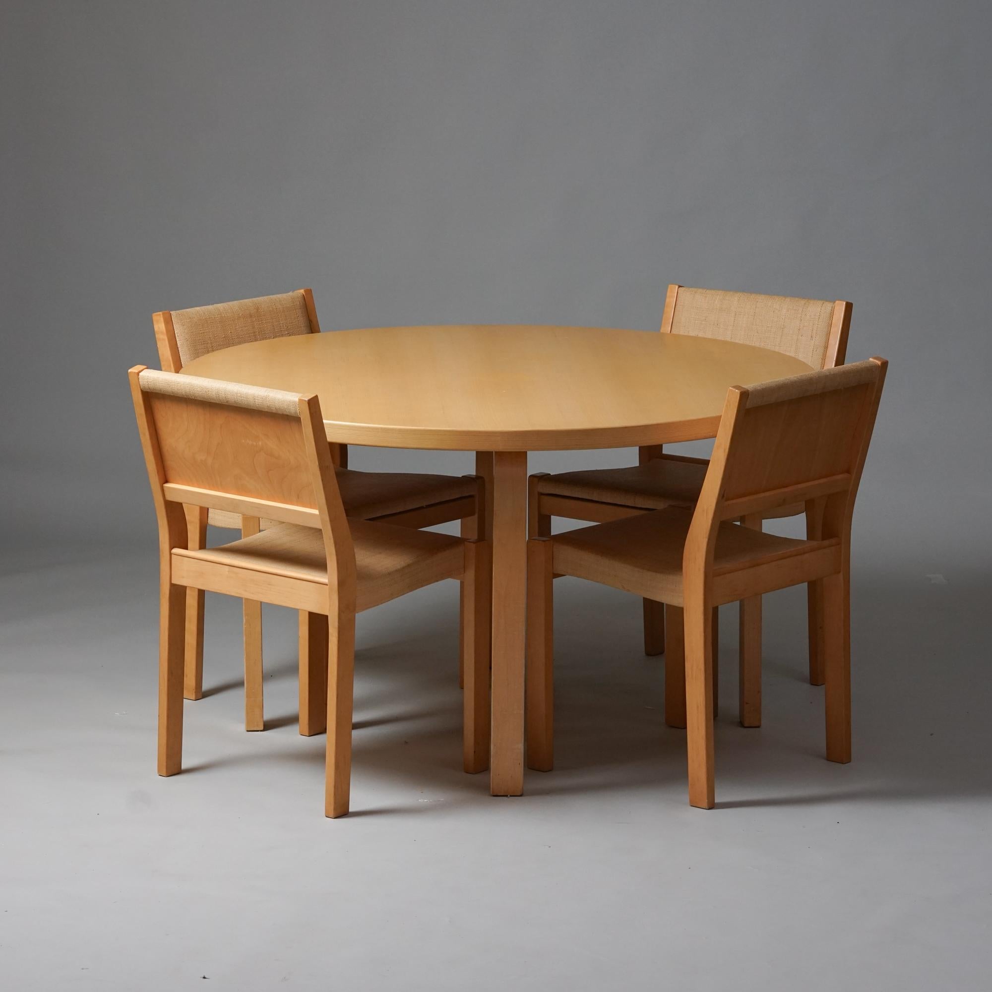 Scandinavian Modern Model 91 Dining Table With Model 611 Chairs, Alvar Aalto, Artek, 1960s