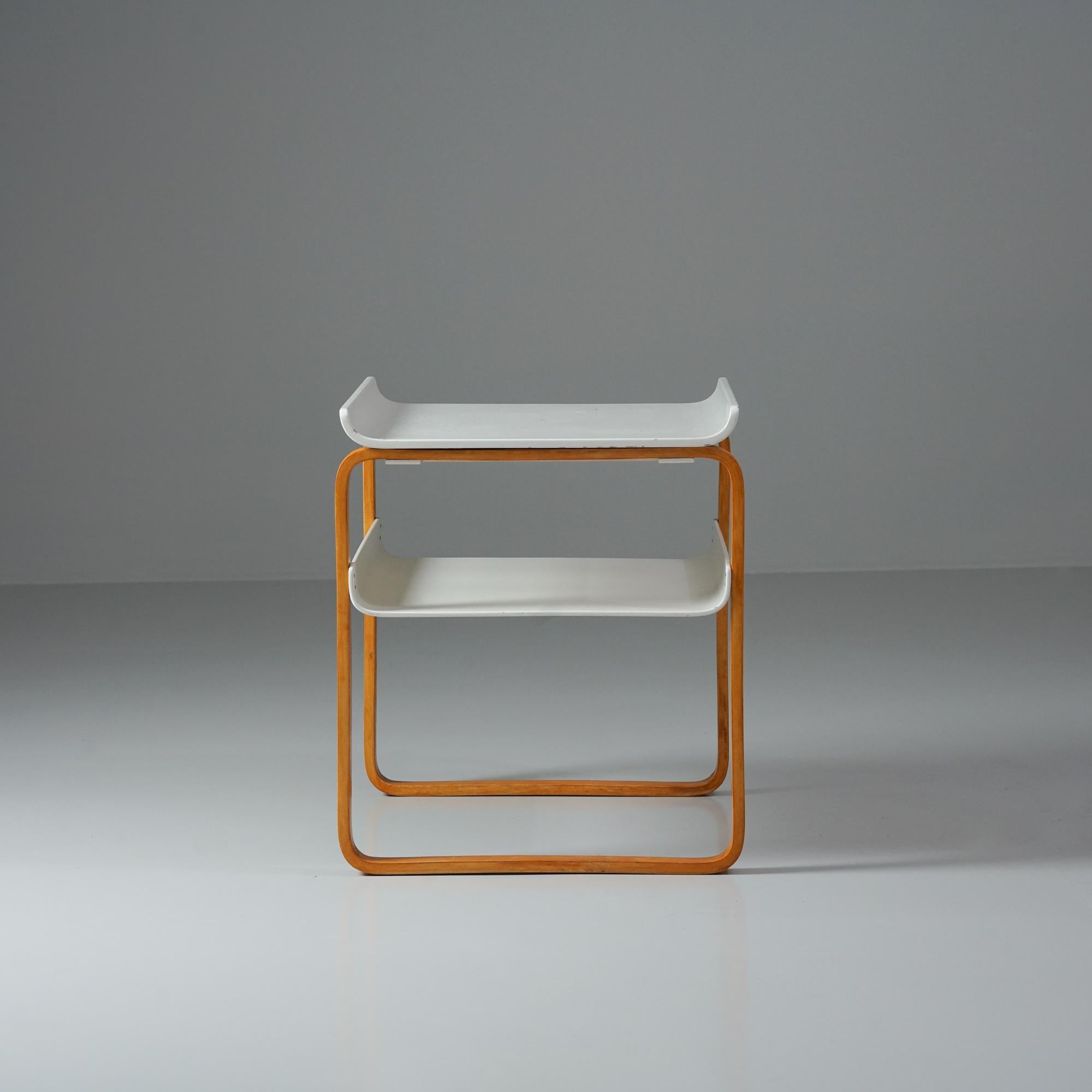 Scandinavian Modern Model 915 Side Table, Alvar Aalto, Artek, 1950/1960s For Sale