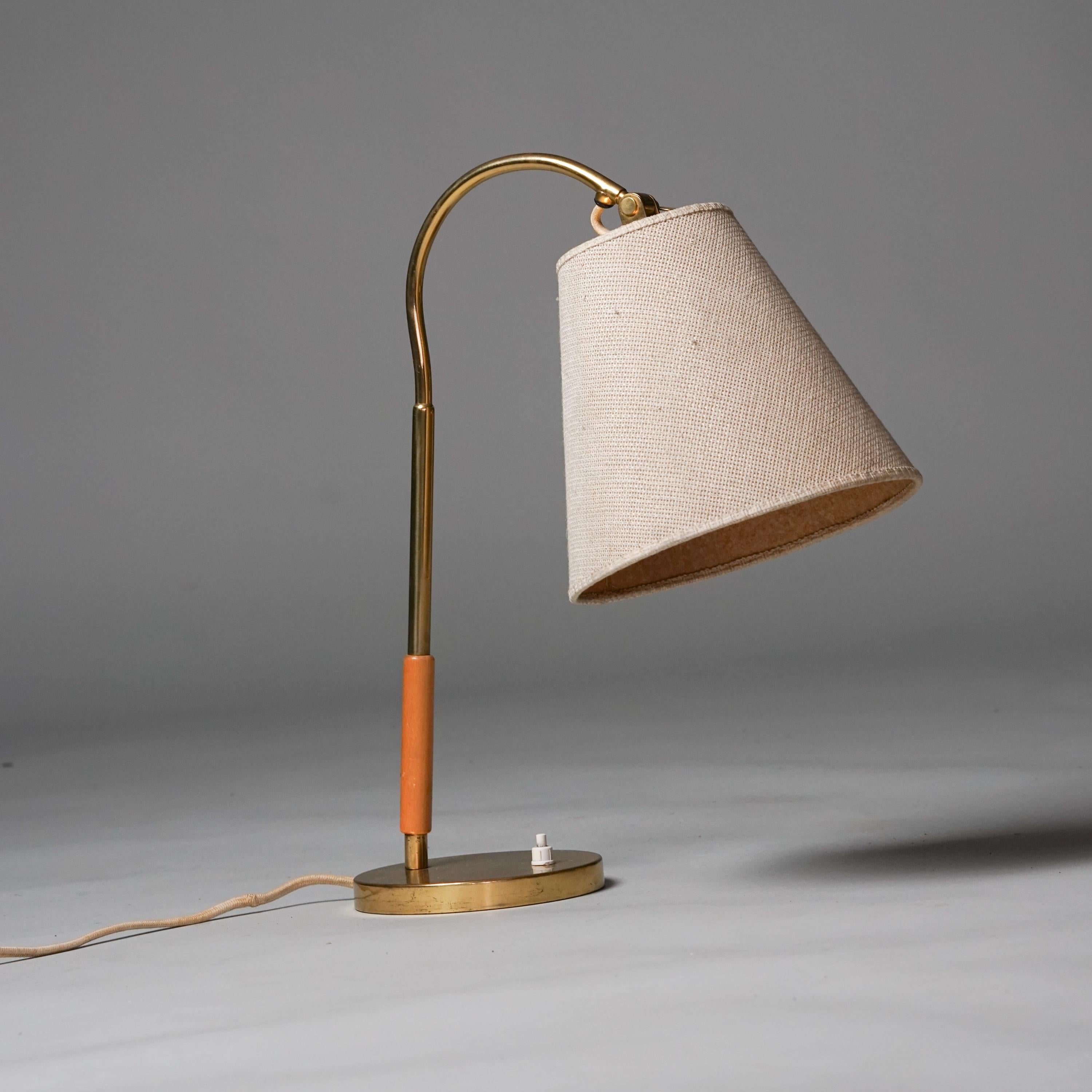 Scandinavian Modern Model 9201 Table Lamp, Paavo Tynell, Taito Oy, 1940/1950s For Sale