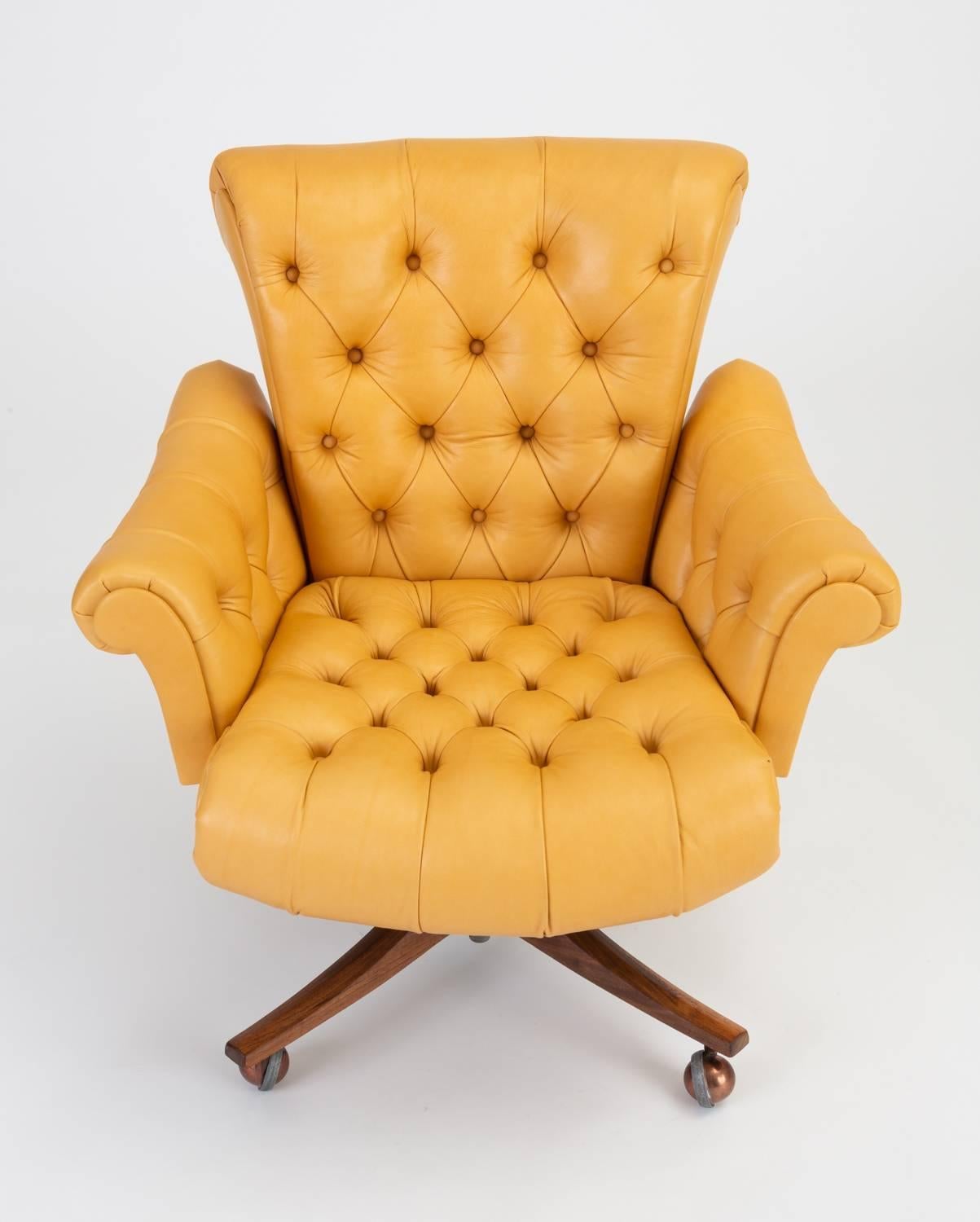 Model 932 “In Clover” Executive Office Chair by Edward Wormley for Dunbar In Excellent Condition In Los Angeles, CA