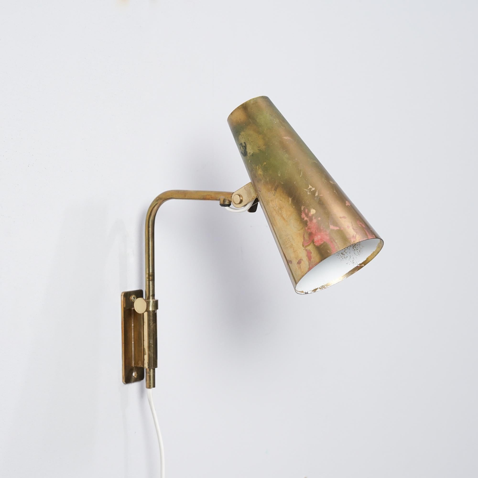 Scandinavian Modern Model 9459 Wall Light, Paavo Tynell, Taito Oy, 1950s For Sale