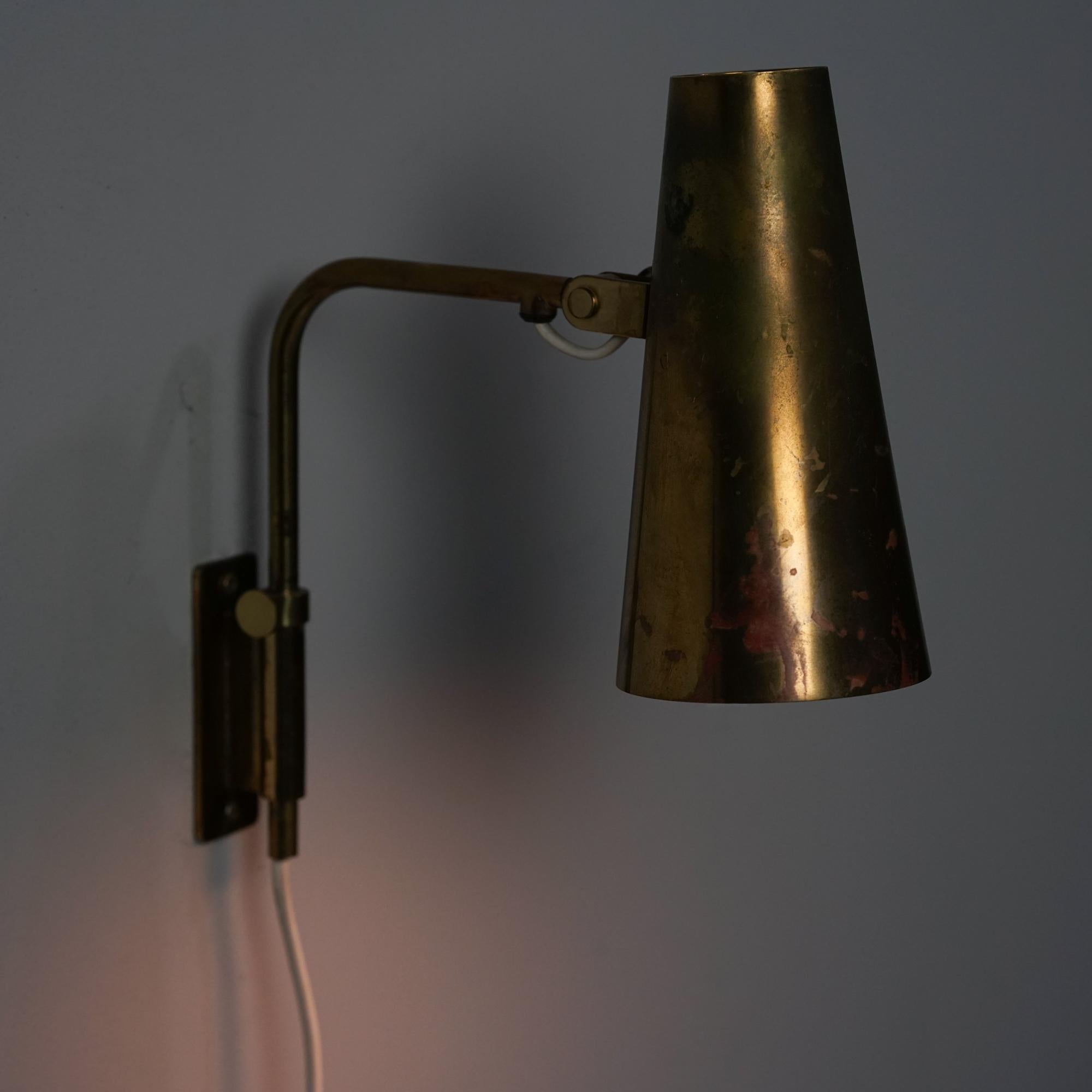 Brass Model 9459 Wall Light, Paavo Tynell, Taito Oy, 1950s For Sale