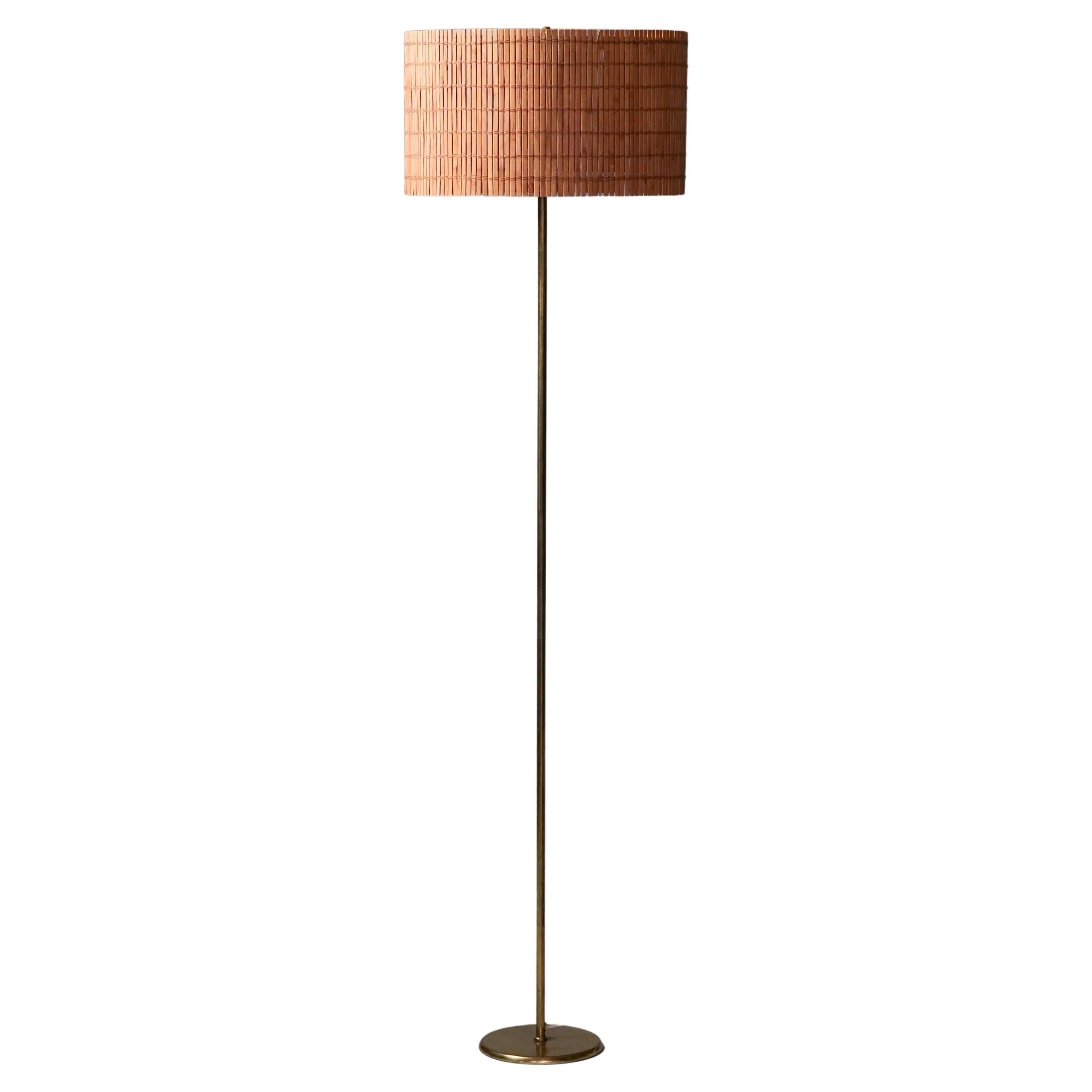 Model 9633 Floor Lamp, Paavo Tynell, Taito Oy, 1940/1950s For Sale
