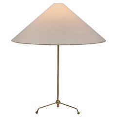 Lámpara de mesa de latón, modelo «A 6265», de Hans Bergström (atribuida) para ASEA, Suecia, década de 1950
