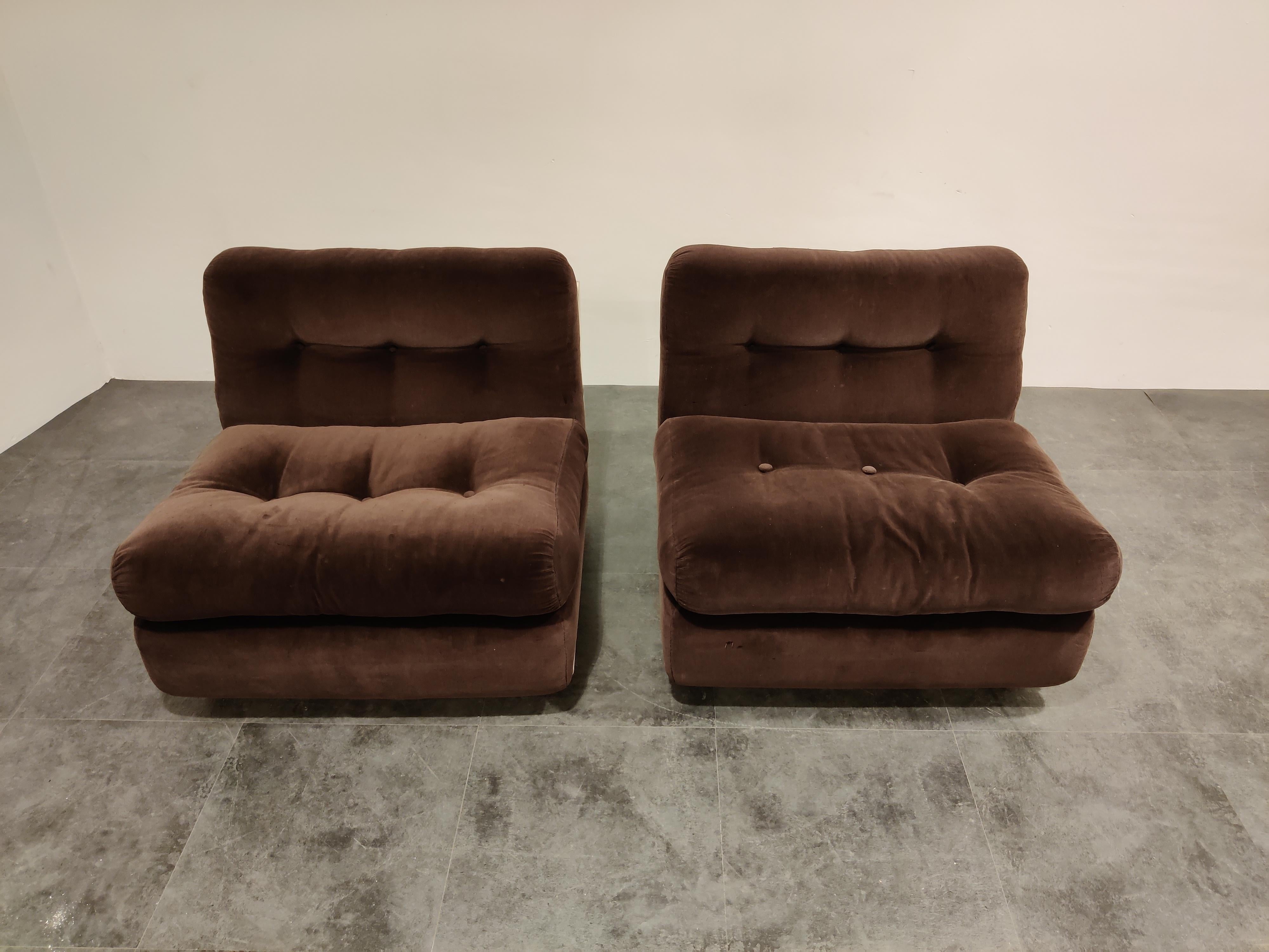 Pair of midcentury model 'Amanta' sofa's or lounge chairs designed by Mario Bellini for C&B Italia.

Space age design Classic that never gets old.

Beautiful original condition, original upholstery.

Good condition with normal signs of