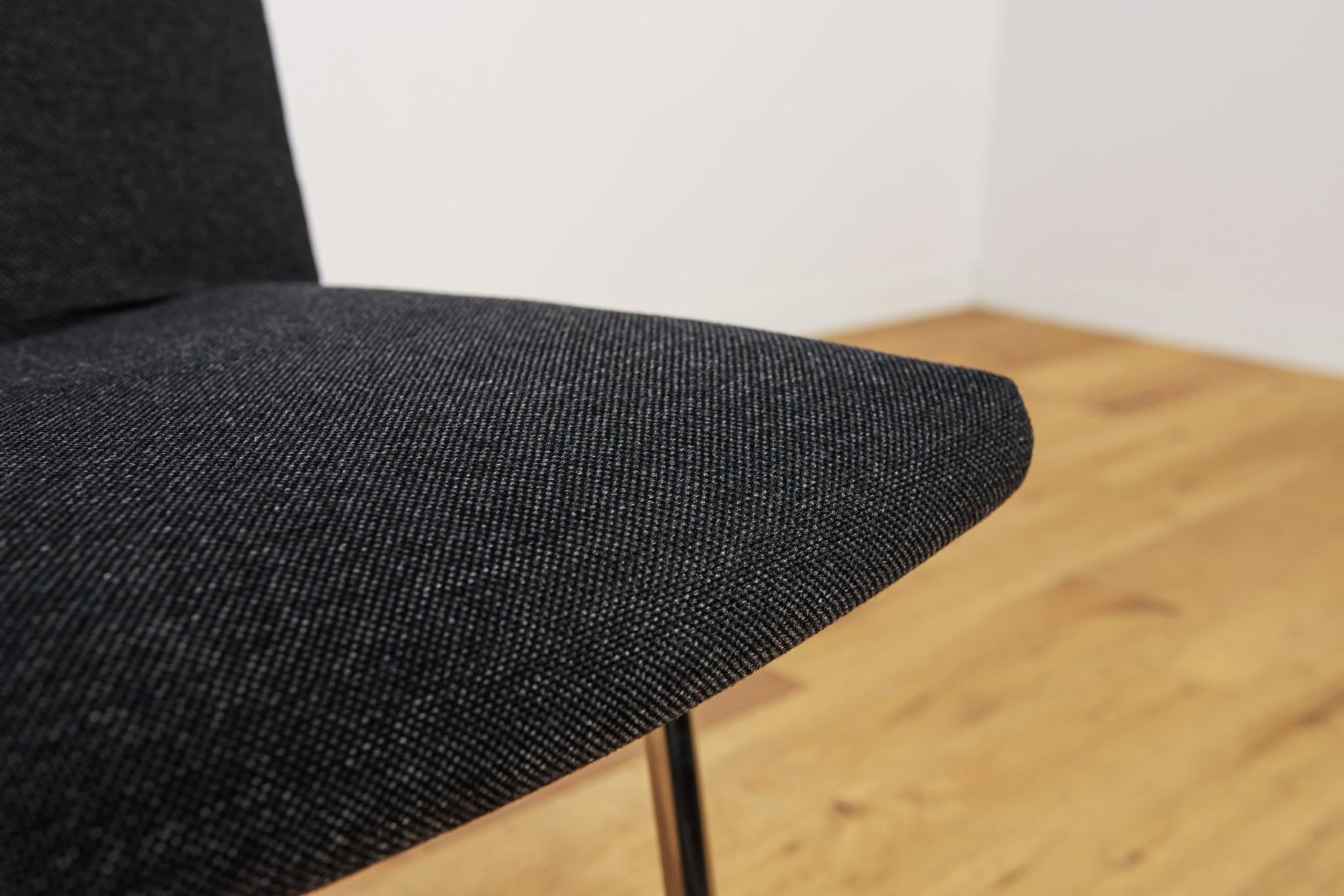 Chaise d'aéroport modèle AP-38 par Hans J. Wegner pour AP Stolen, Danemark, années 1950 en vente 3