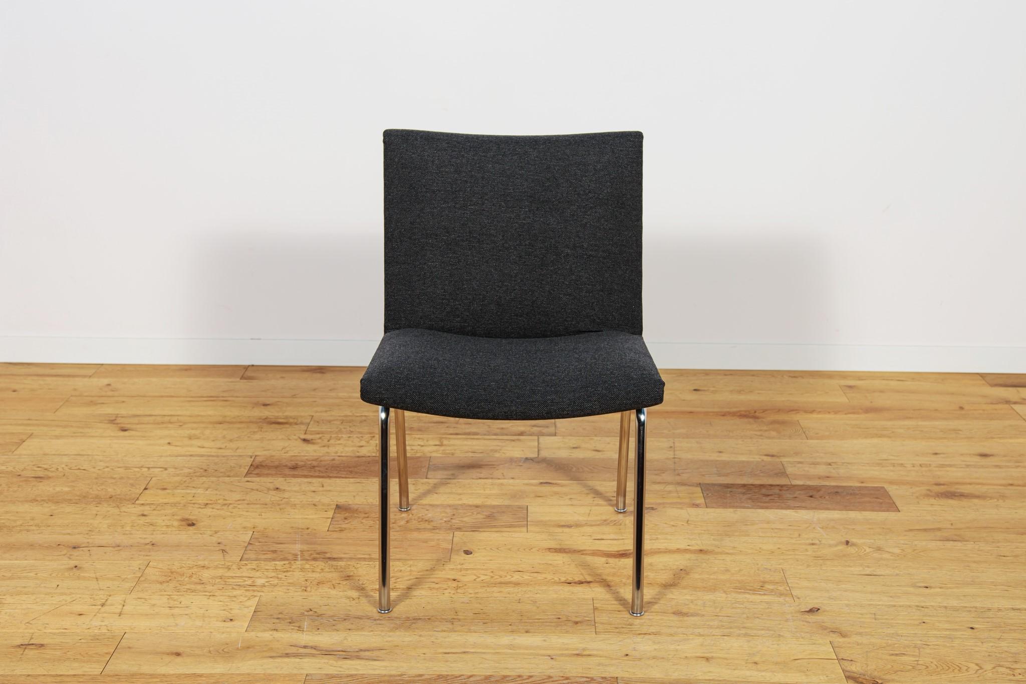 Milieu du XXe siècle Modèle AP-38 Chaises d'aéroport par Hans J. Wegner pour AP Stolen, Danemark, ensemble de 4. en vente