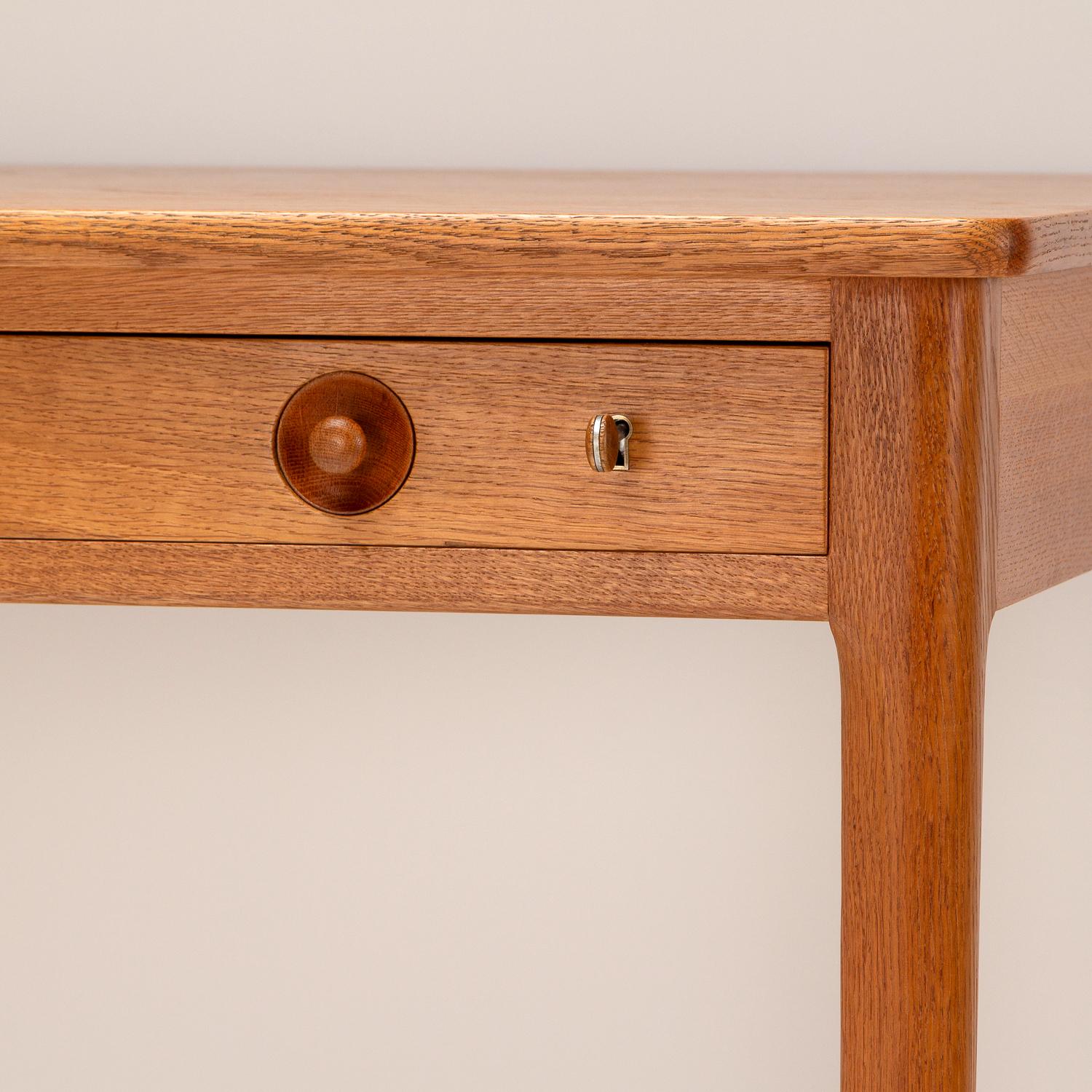 Model AT305 Oak Desk by Hans Wegner for Andreas Tuck, Denmark, 1950s 4