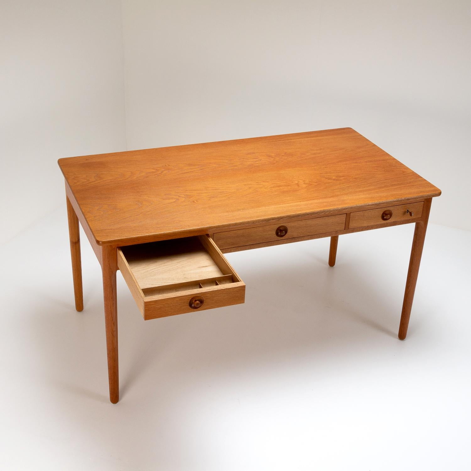 Hand-Crafted Model AT305 Oak Desk by Hans Wegner for Andreas Tuck, Denmark, 1950s