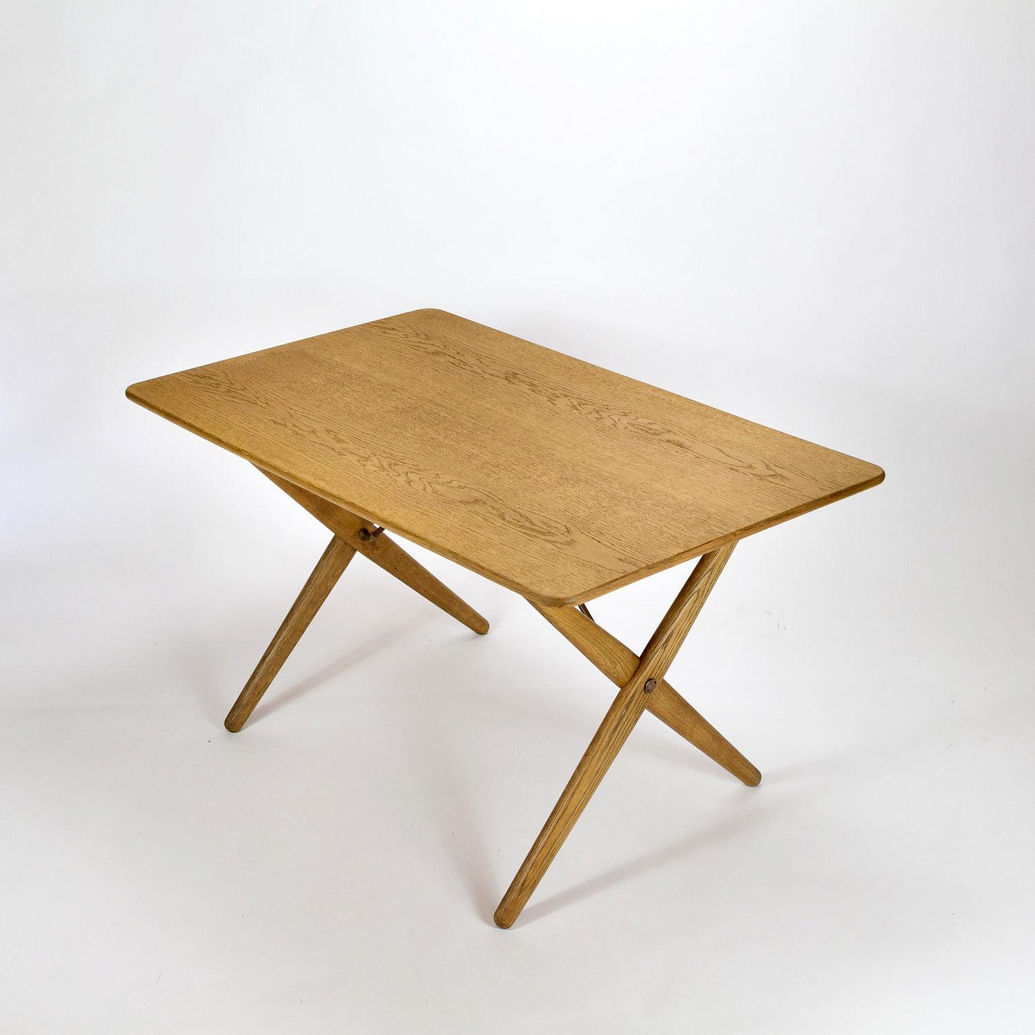 Model AT308 Oak Side Table by Hans Wegner for Andreas Tuck, Denmark, 1950s For Sale 3