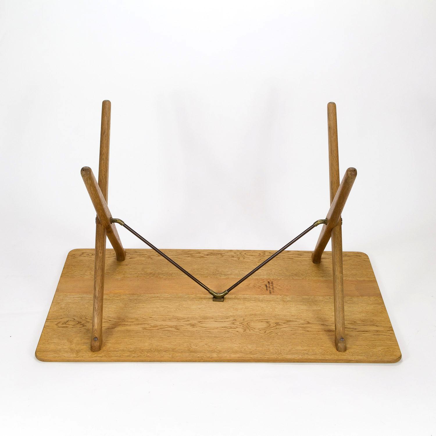 Model AT308 Oak Side Table by Hans Wegner for Andreas Tuck, Denmark, 1950s For Sale 4