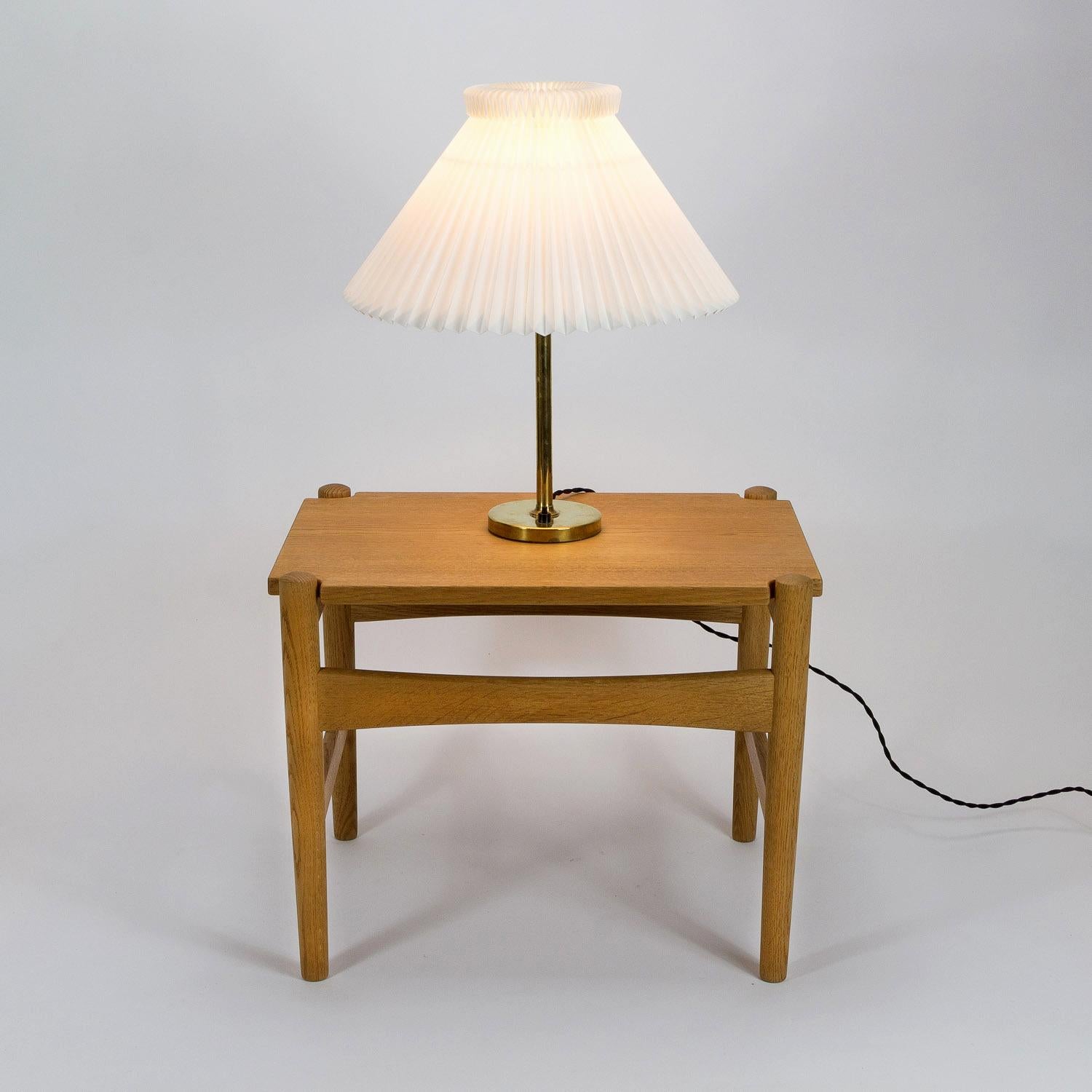 Mid Century Model AT50 Oak Side Table, Hans Wegner for A. Tuck, Denmark 1960s In Good Condition In Berkhamsted, GB