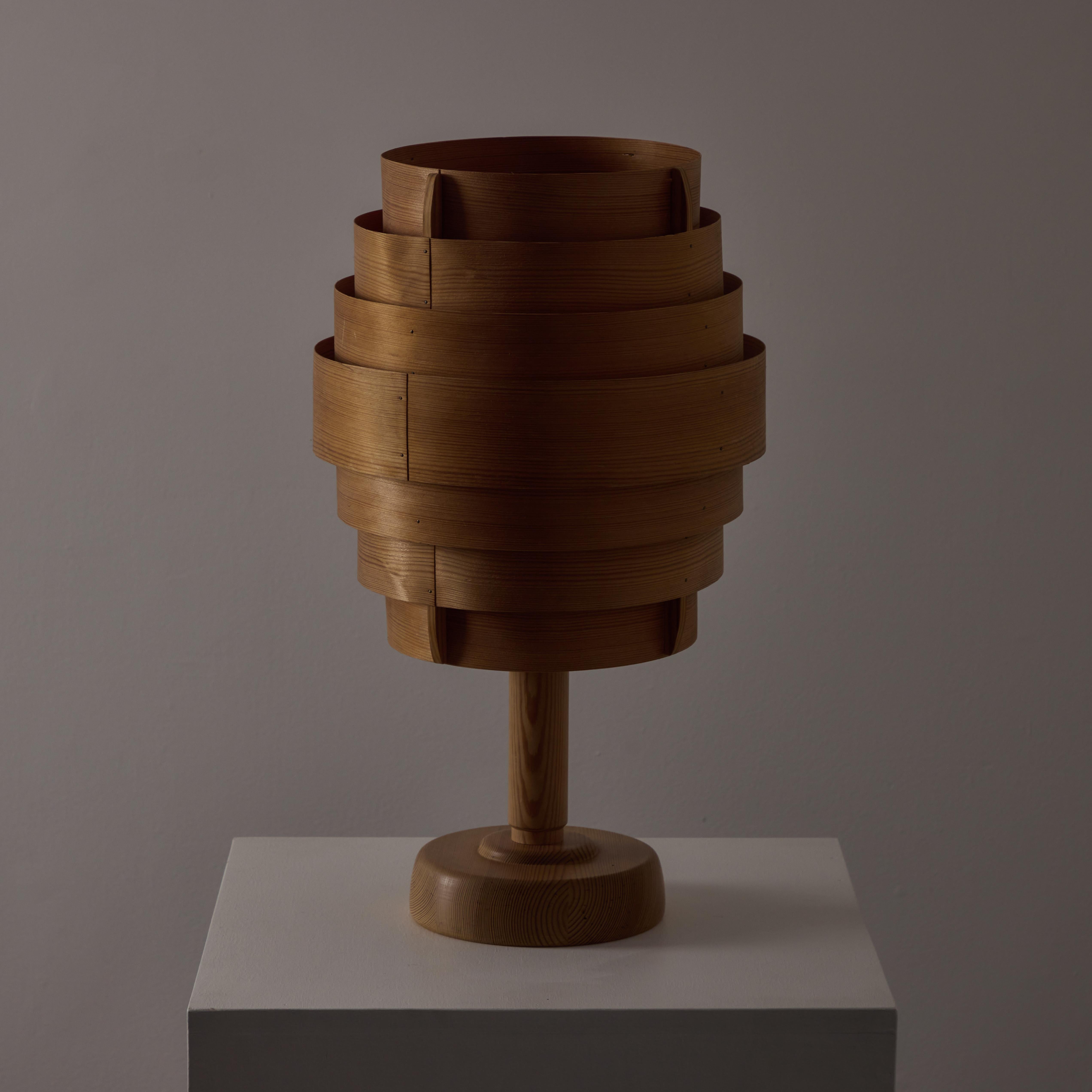Bois cintré Lampe de table modèle B127 de Hans Agne Jakobsson pour AB Elysett en vente