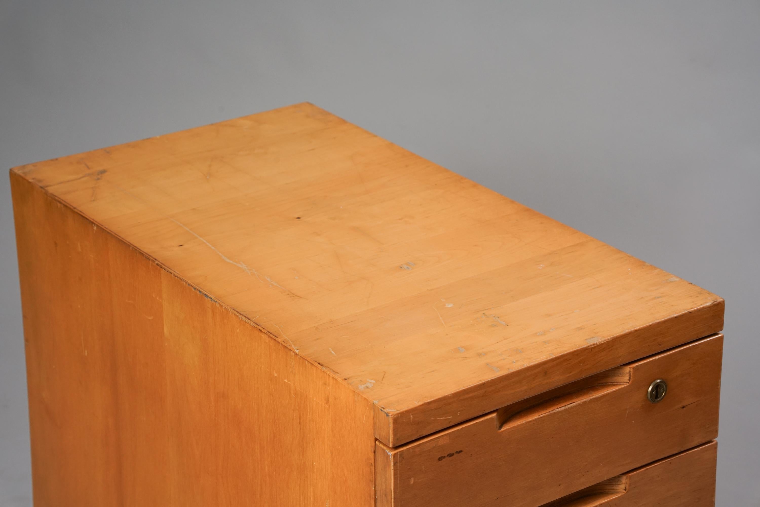 Model B96 chest of drawers, design by Aino Aalto, manufactured by Oy Huonekalu- ja Rakennustyöt AB, 1930s, birch. Marked. Good vintage condition, patina and wear consistent with age and use. 

Aino Aalto (1894-1949) was an architect, designer and