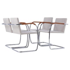 Modelo 'Brno': Conjunto de cuatro sillas "Freeswinger" de Ludwig Mies van der Rohe