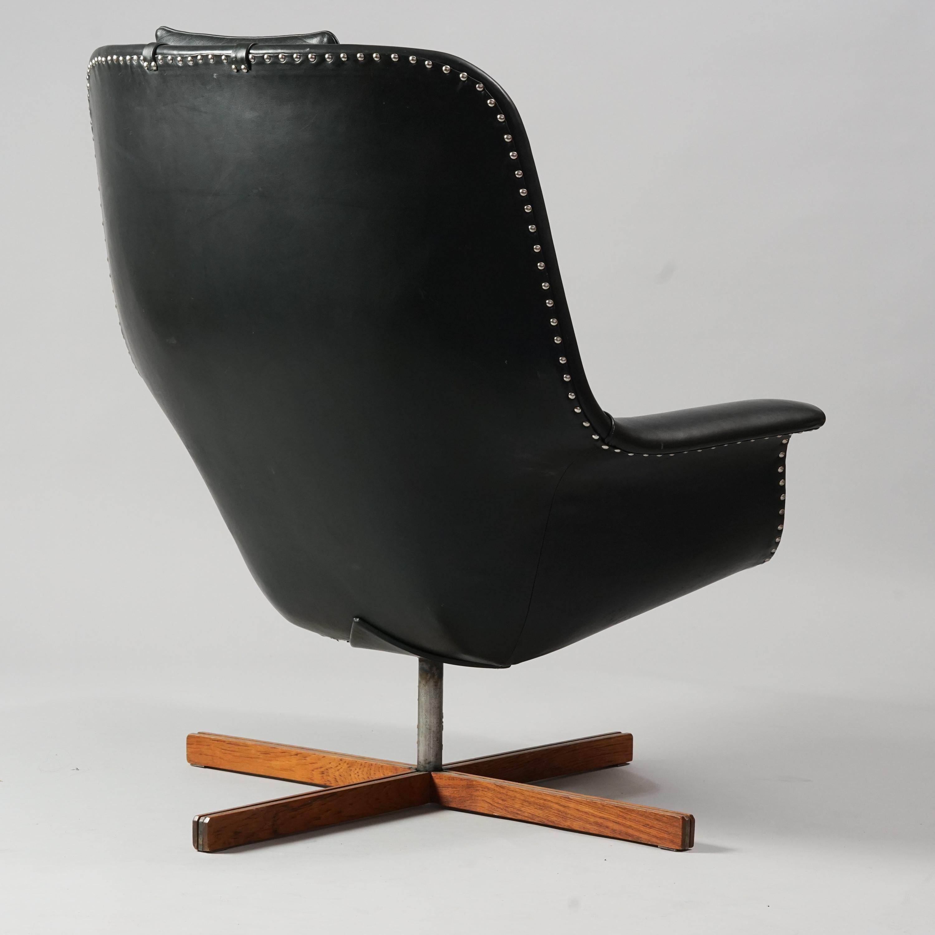 Mid-20th Century Model Caravelle Lounge Chair by Hiort Af Ornäs for Puunveisto Oy, 1960s