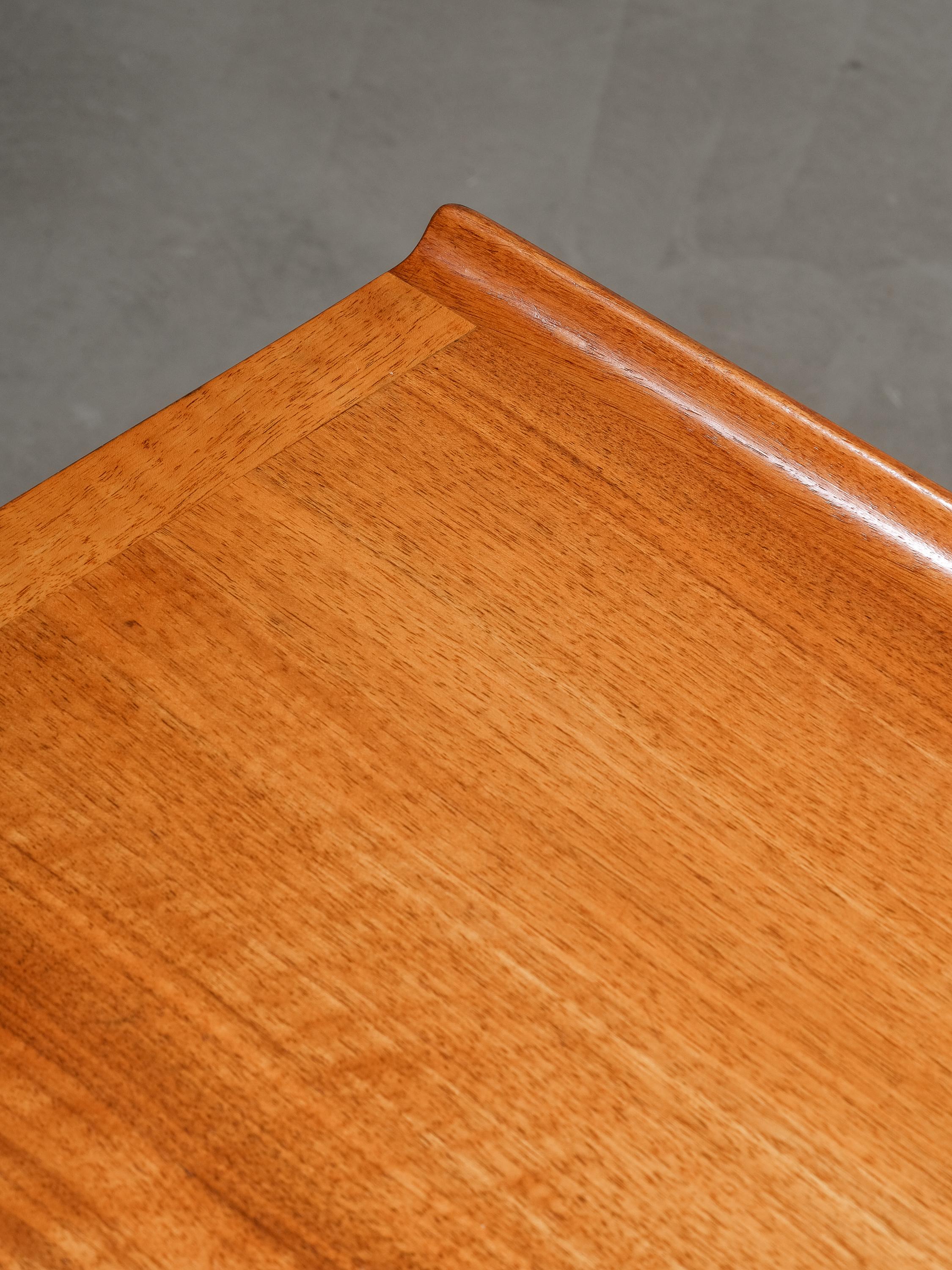 Couchtisch Modell „Carmel“ aus Nussbaumholz von Folke Ohlsson für Bodafors, Schweden, 1960er Jahre im Angebot 2