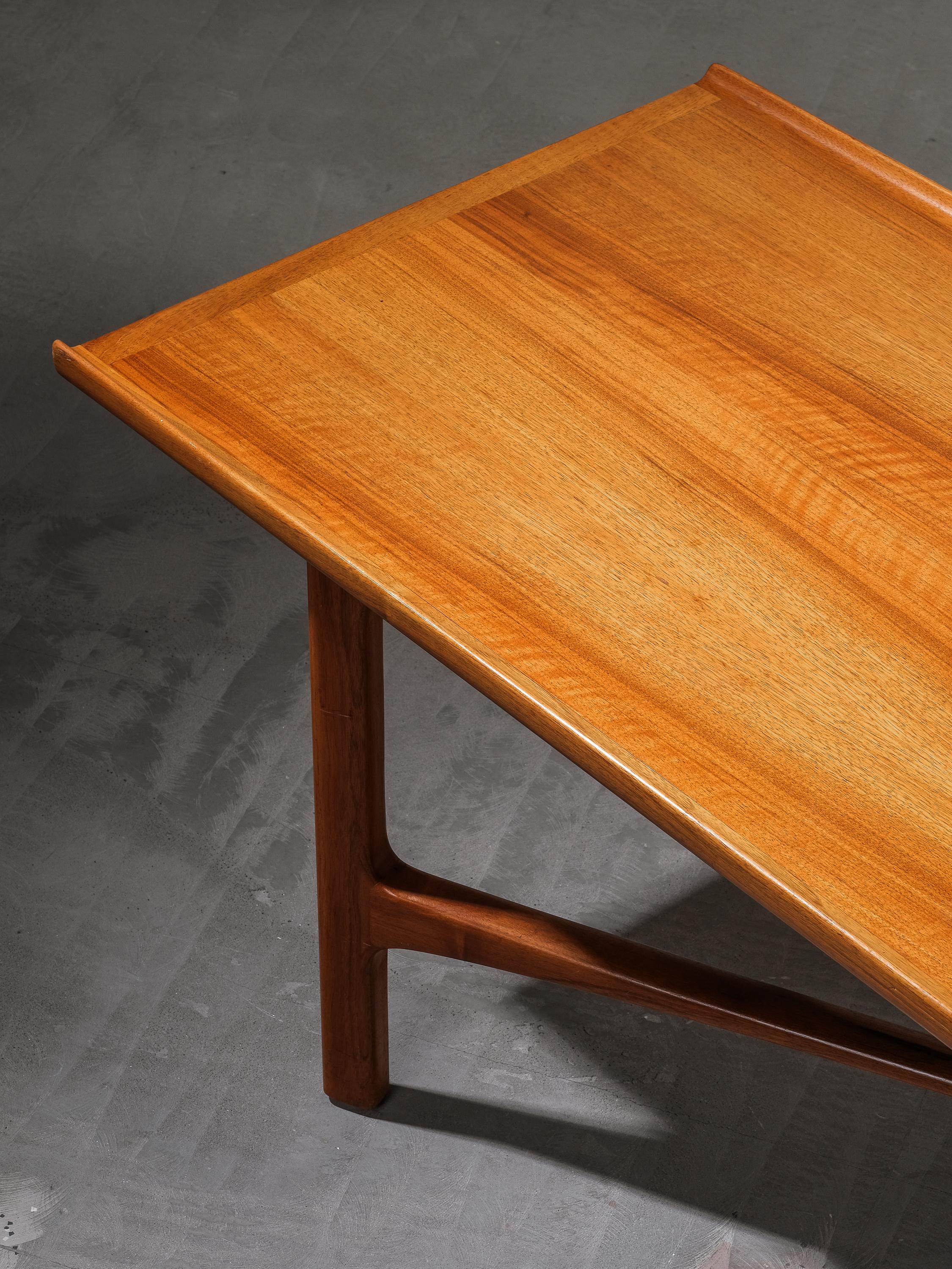 Couchtisch Modell „Carmel“ aus Nussbaumholz von Folke Ohlsson für Bodafors, Schweden, 1960er Jahre im Angebot 3