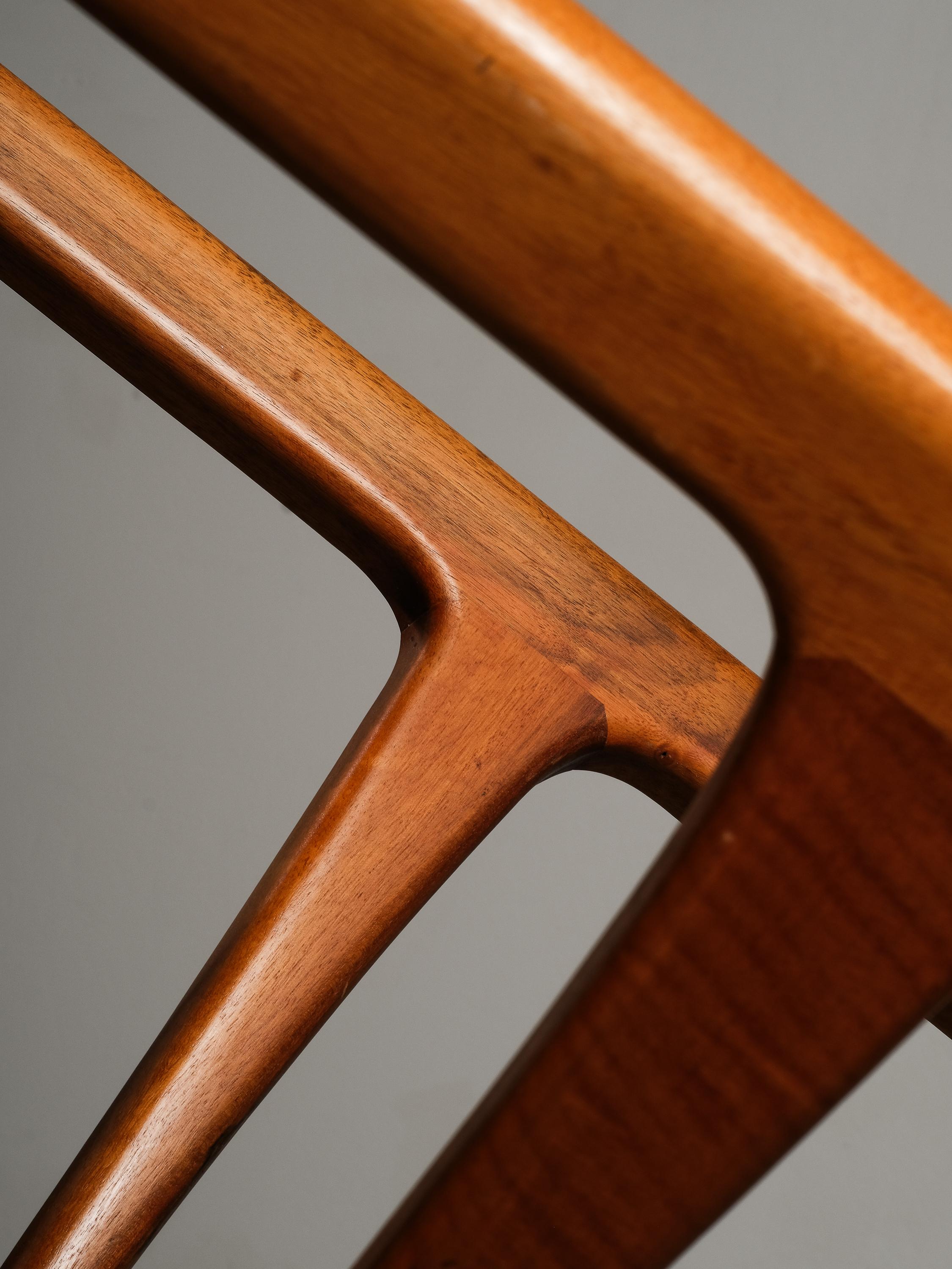 Couchtisch Modell „Carmel“ aus Nussbaumholz von Folke Ohlsson für Bodafors, Schweden, 1960er Jahre im Angebot 8