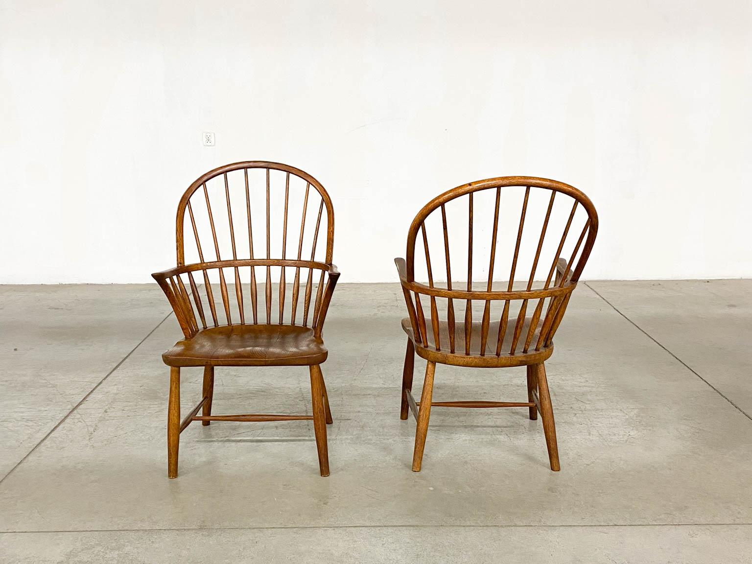 Model CH 18A Windsor Dining Chairs by Frits Henningsen for Carl Hansen & Son For Sale 1