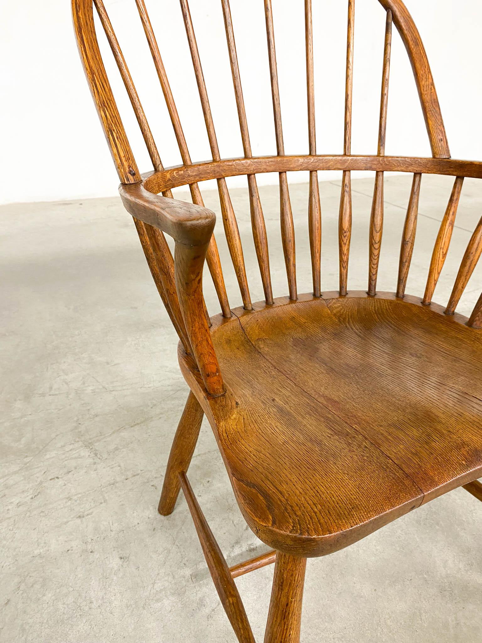 Model CH 18A Windsor Dining Chairs by Frits Henningsen for Carl Hansen & Son For Sale 2