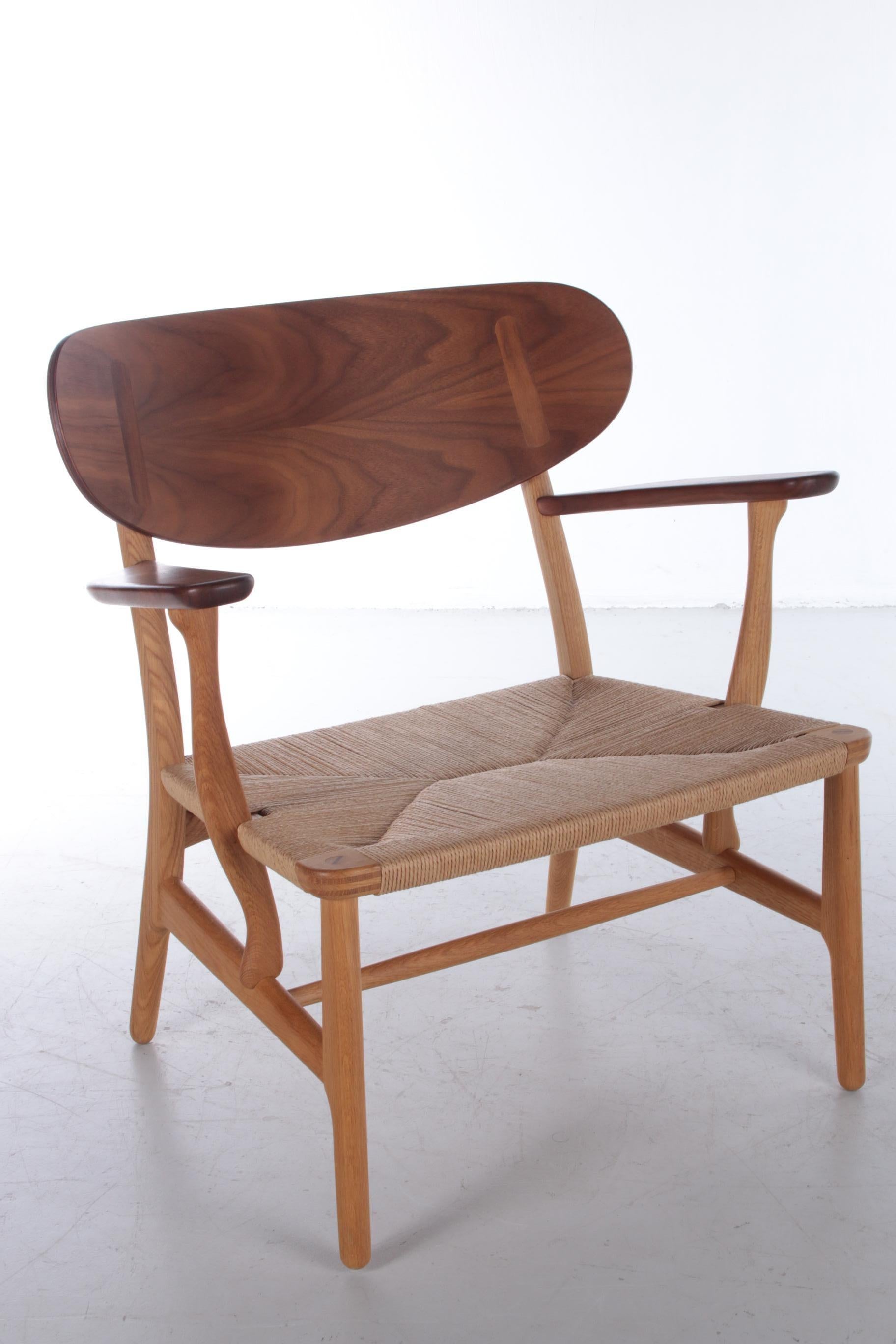 Model Ch22 Lounge Chair by Hans J. Wegner for Carl Hansen & Søn 2