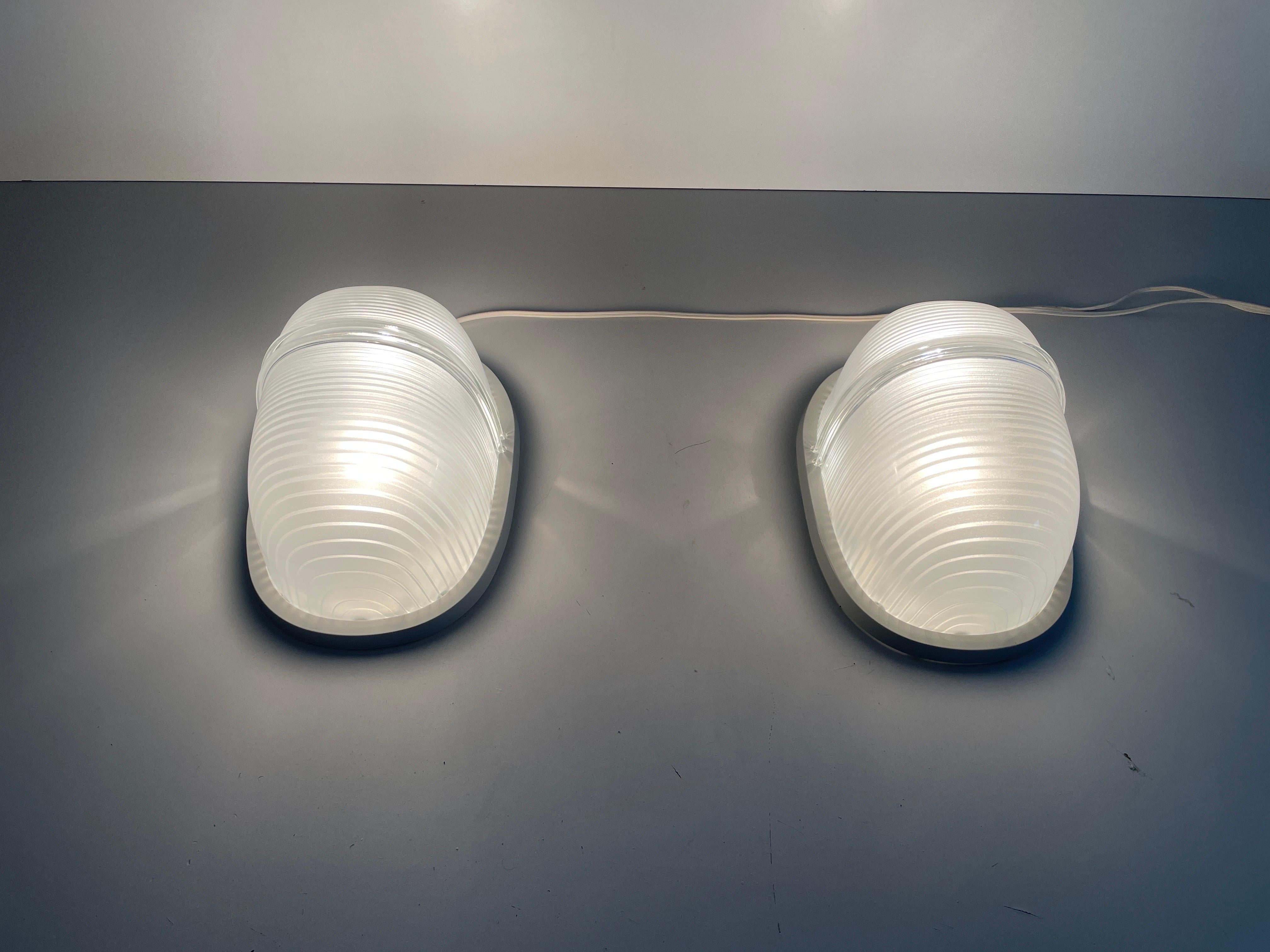 Model Clipeo Raro par de apliques de Eric Gottein para Artemide, años 70, Italia en venta 8