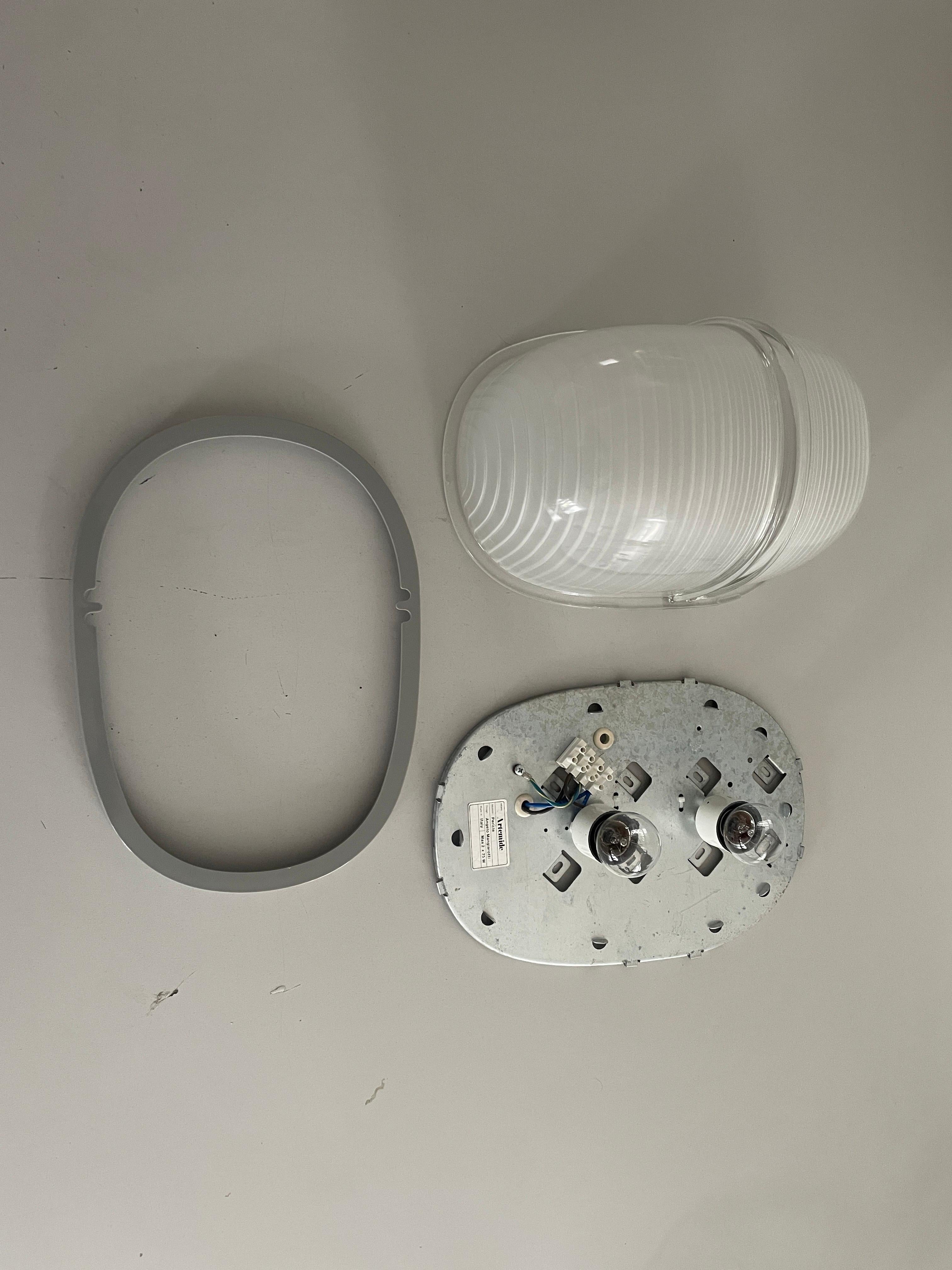 Model Clipeo Raro par de apliques de Eric Gottein para Artemide, años 70, Italia en venta 11