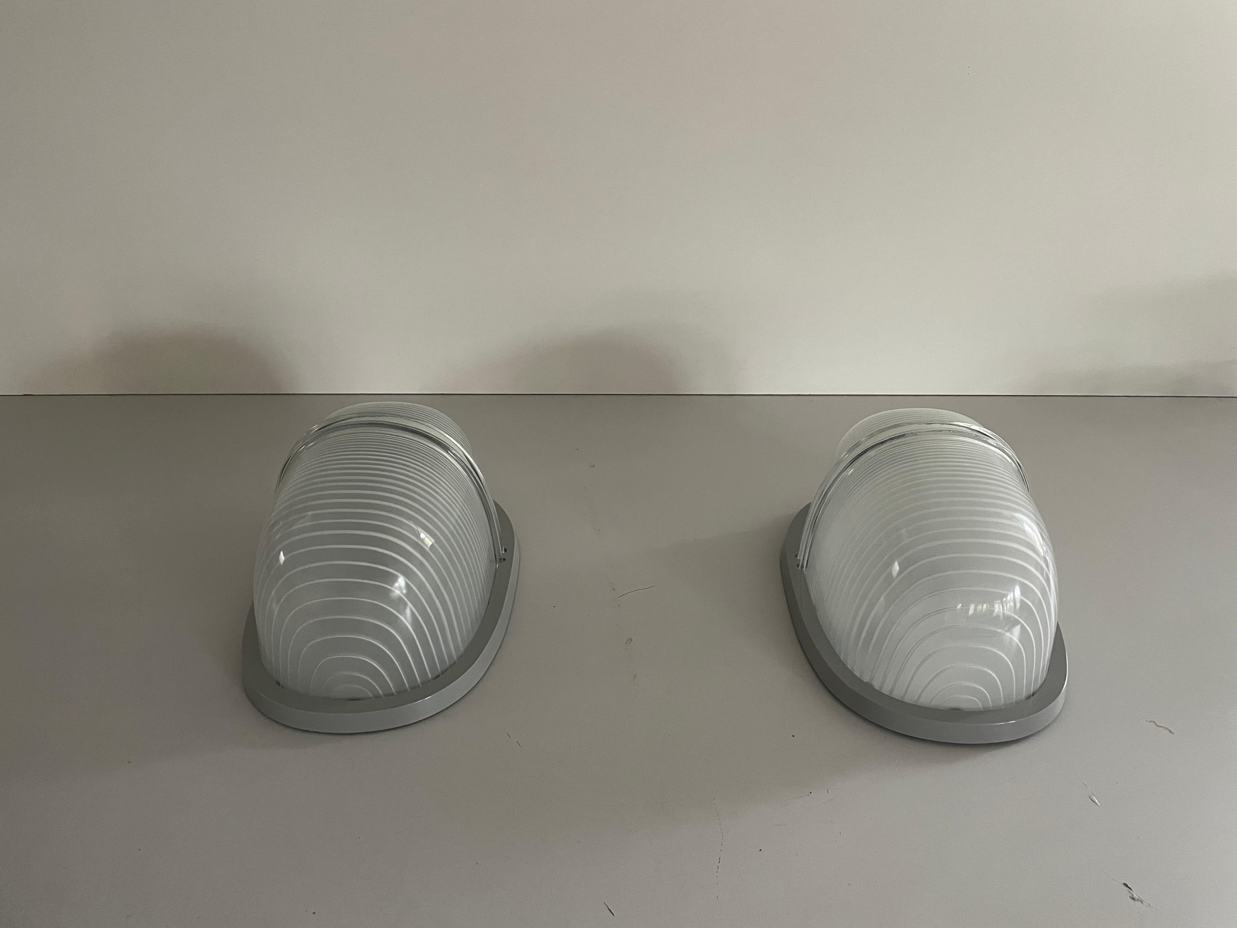 Model Clipeo Raro par de apliques de Eric Gottein para Artemide, años 70, Italia Moderno de mediados de siglo en venta