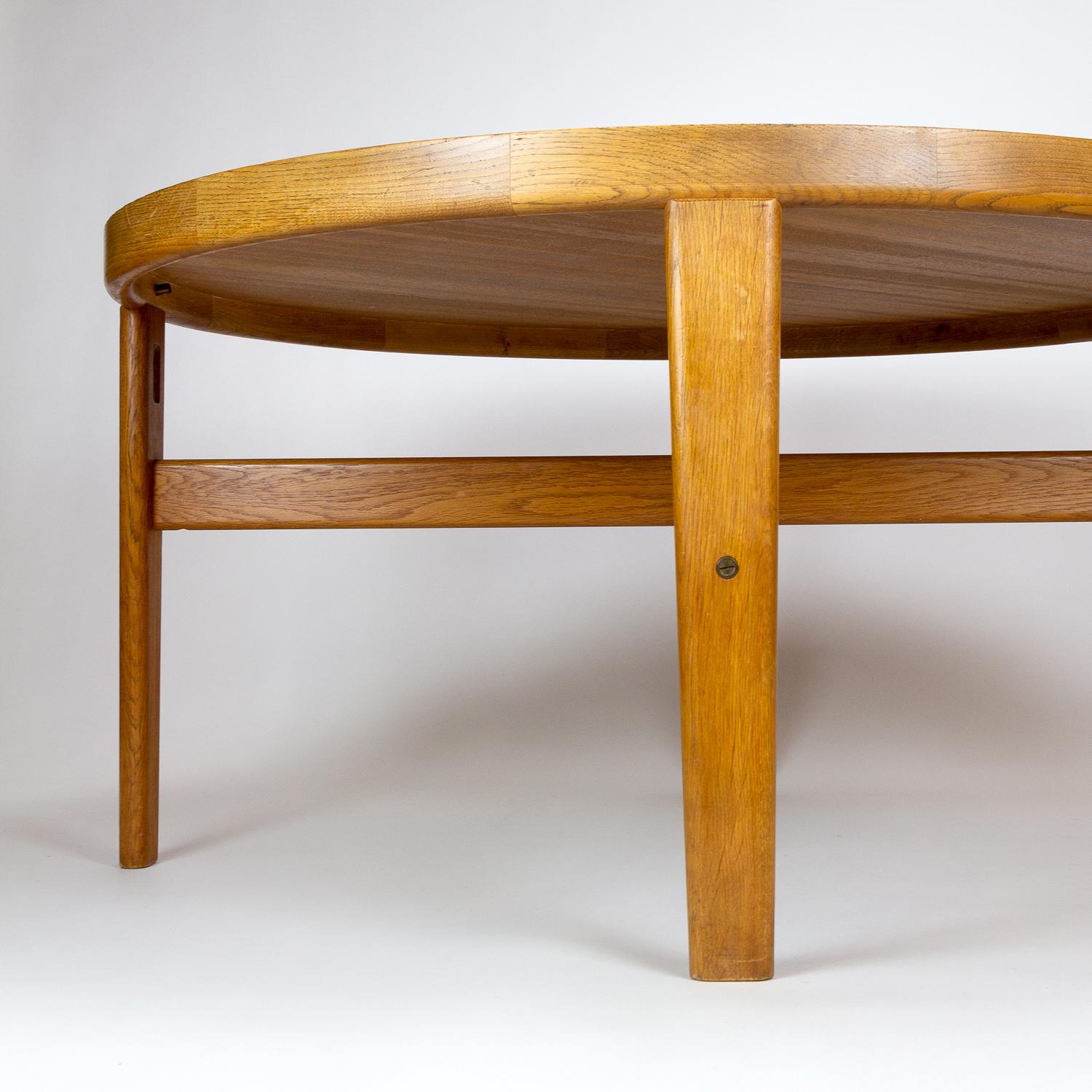 Model D105 Oak Coffee Table by Jørgen Bækmark for FDB Møbler, Denmark, 1963 2