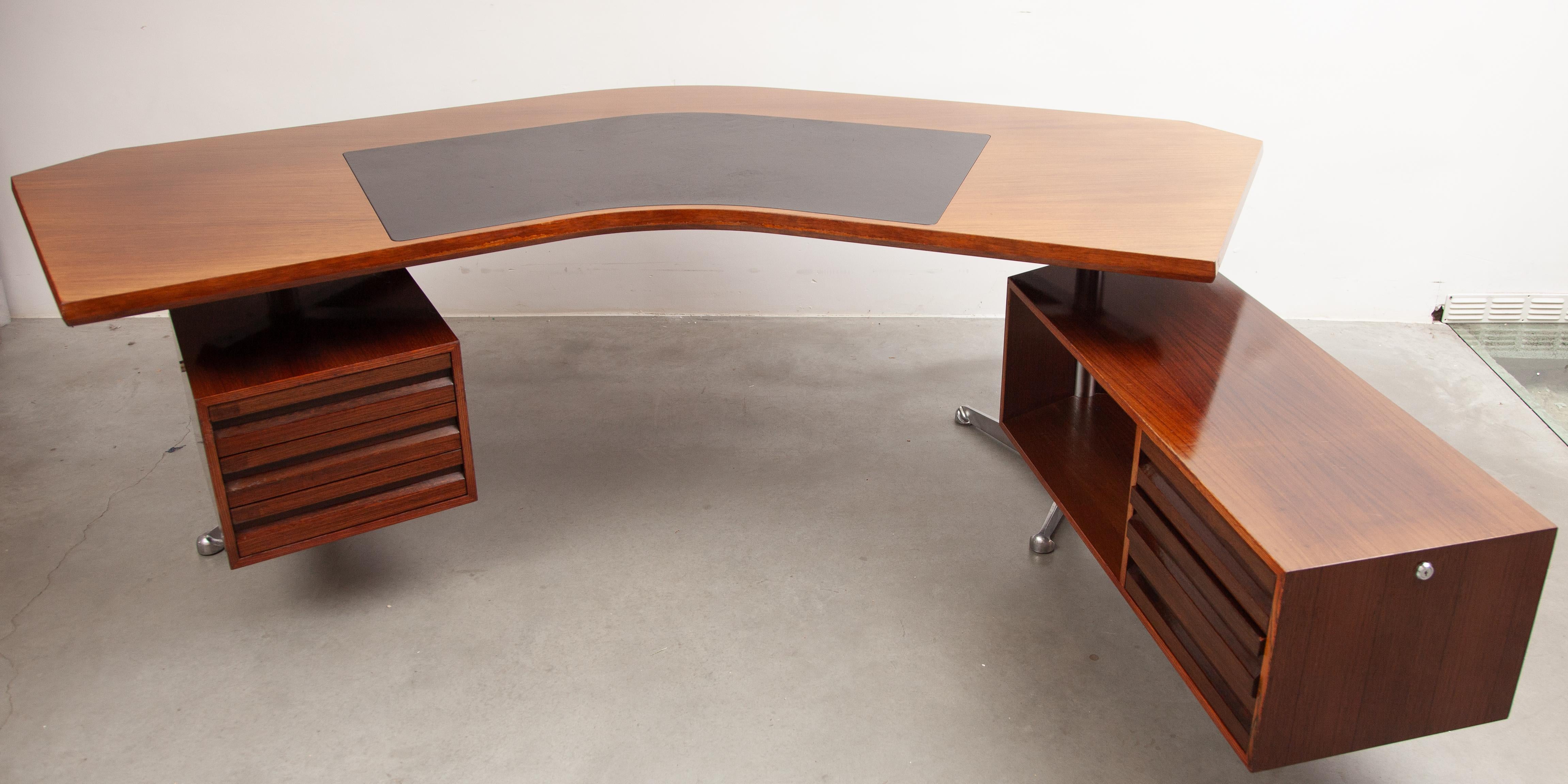 Mid-20th Century Model D96 Boomerang Desk by Osvaldo Borsani for Tecno Milano, Italy, 1950s