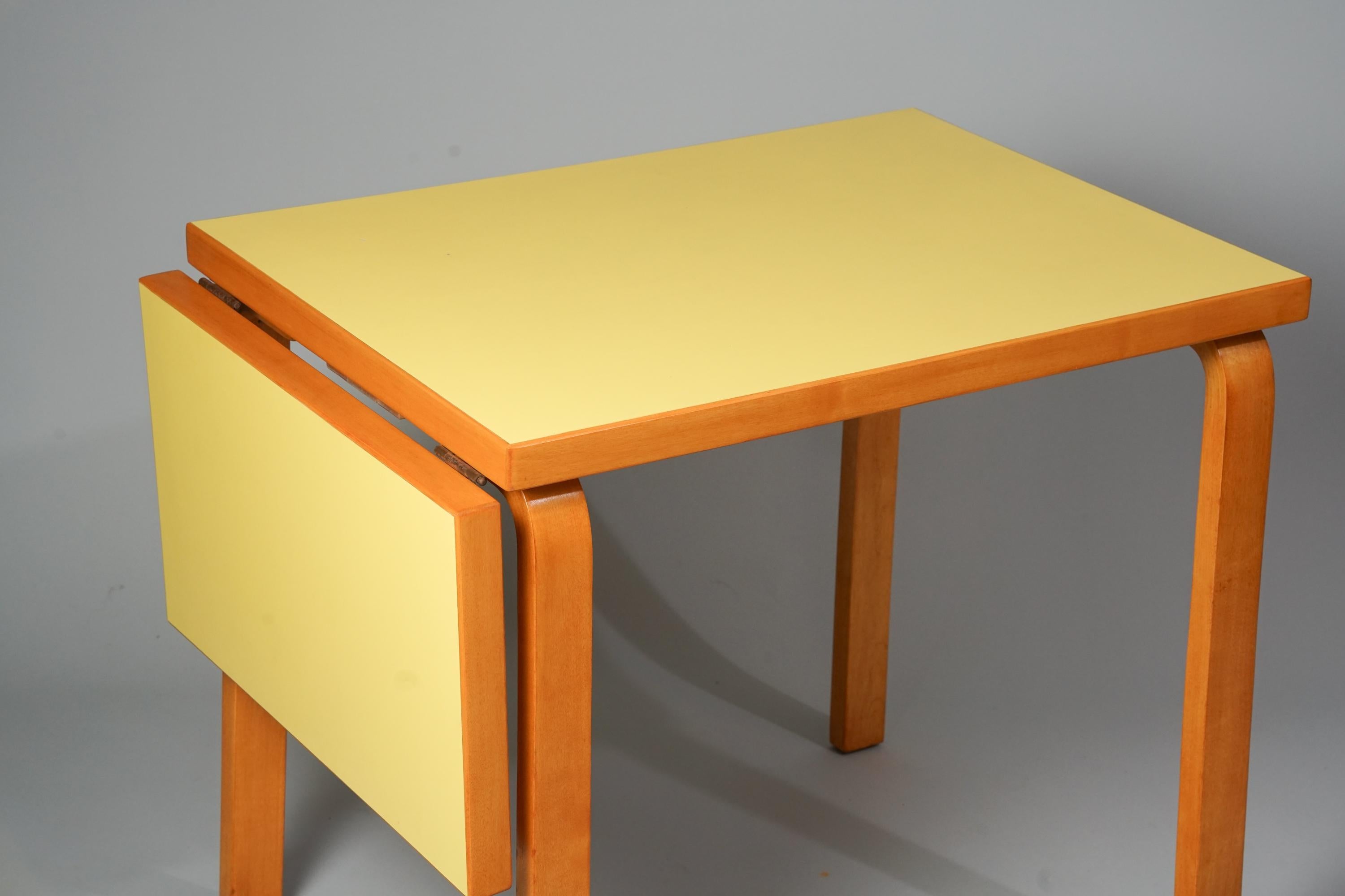 Finlandese Tavolo Model DL 82, Alvar Aalto, Oy Huonekalu- ja Rakennustyötehdas Ab, anni '50 in vendita