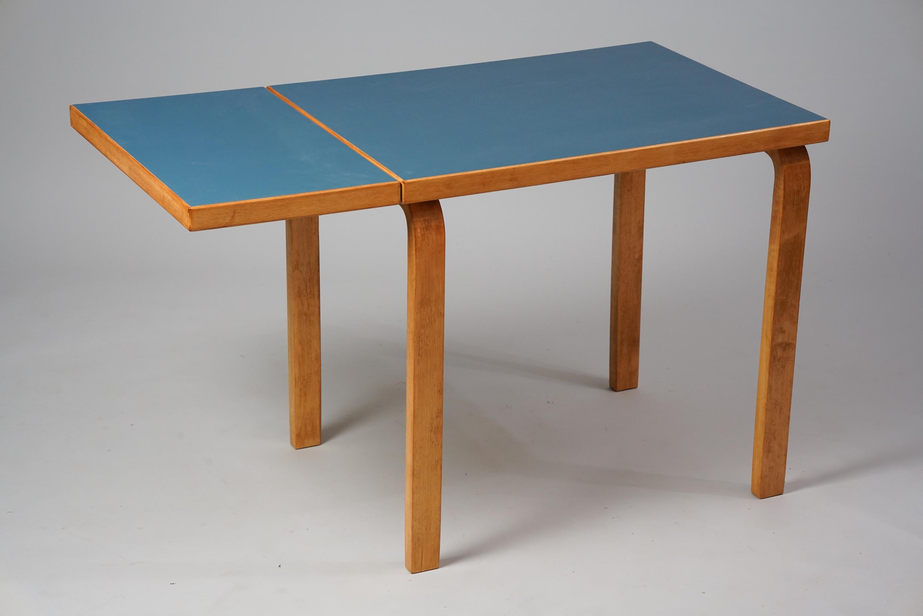 Model DL82 Table, Alvar Aalto, Oy Huonekalu- ja Rakennustyötehdas Ab, 1950s For Sale 2