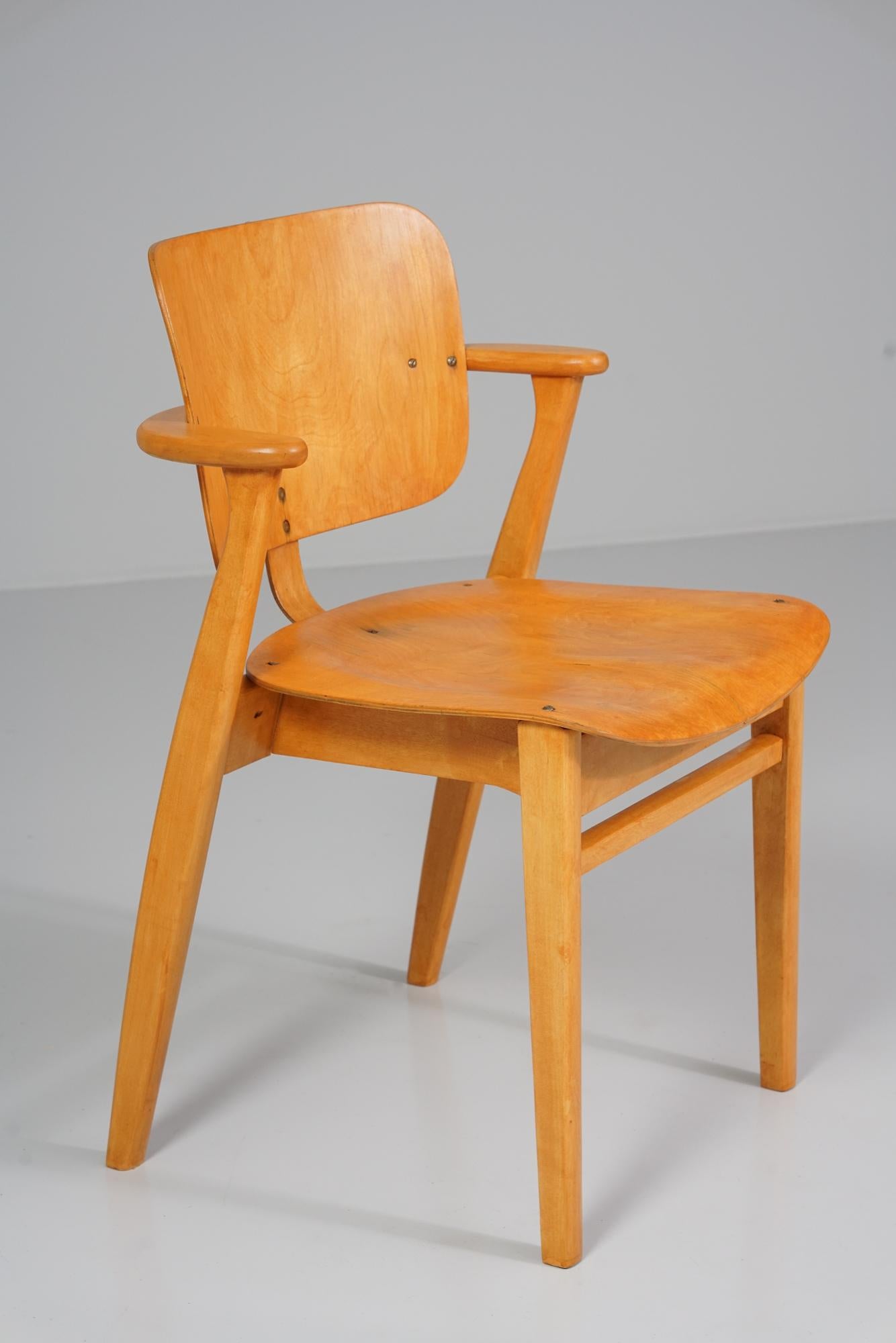 Silla Model Domus, Ilmari Tapiovaara, años 50 mediados del siglo XX en venta