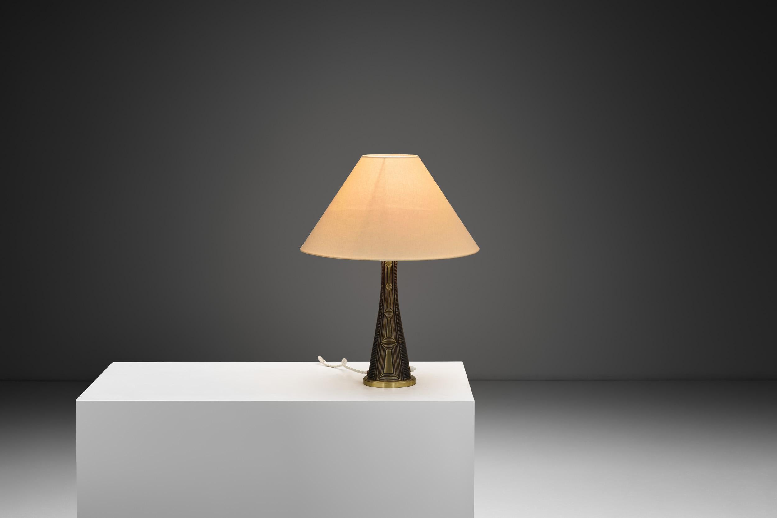 Suédois Lampe de table Model 