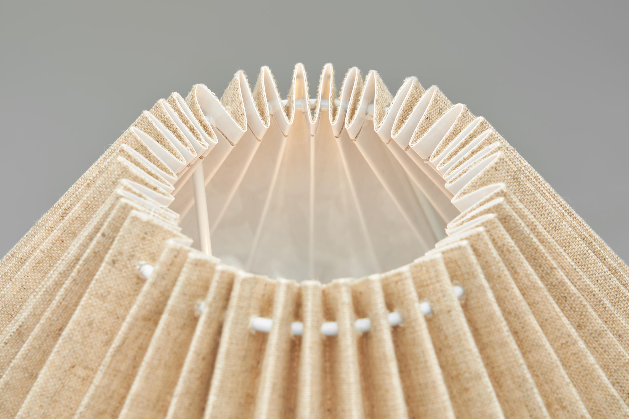 Lampe de bureau en laiton et bois modèle E1292 par ASEA, Suède 20e siècle 3