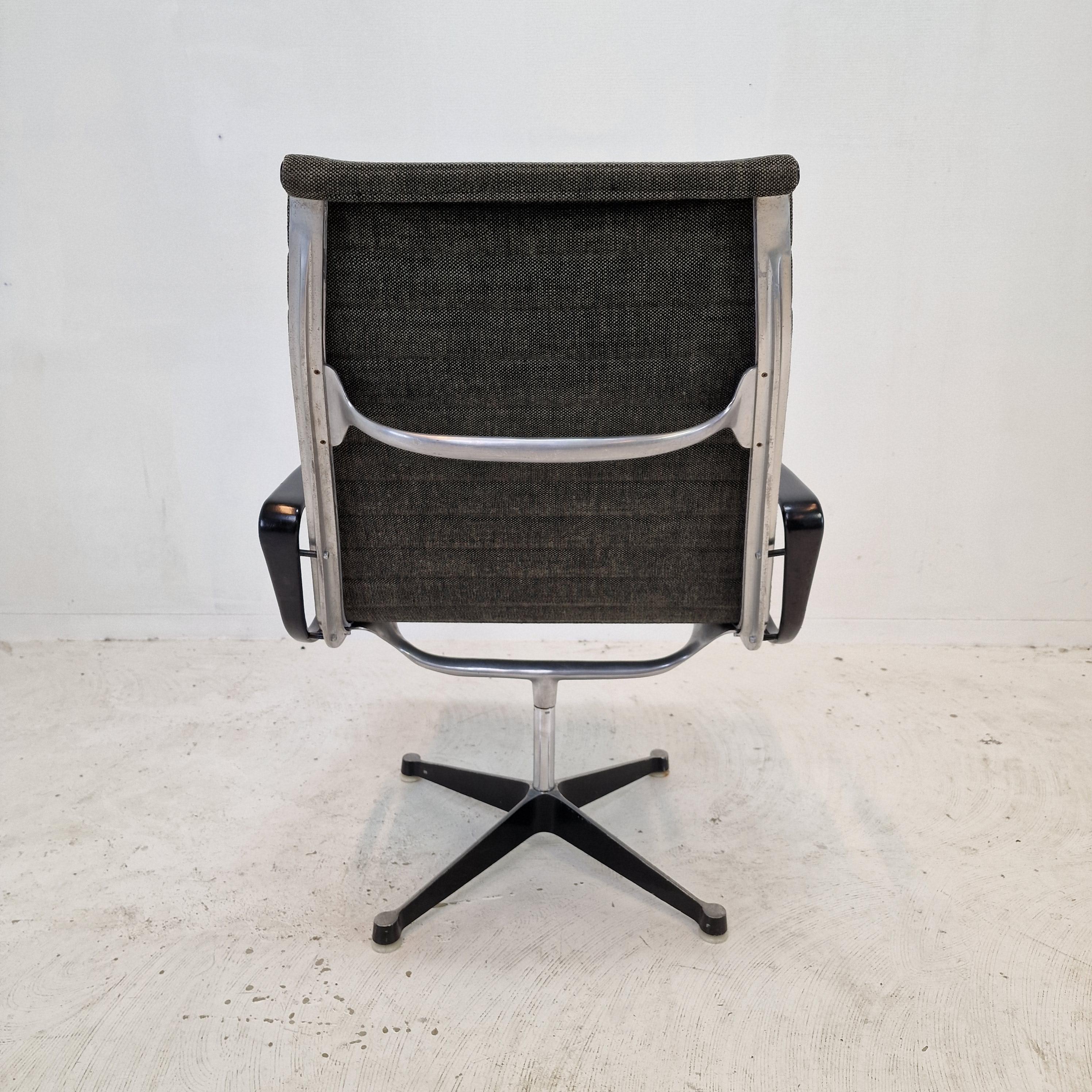 Model EA 116 Chair by Eames for Herman Miller, 1960's For Sale 6