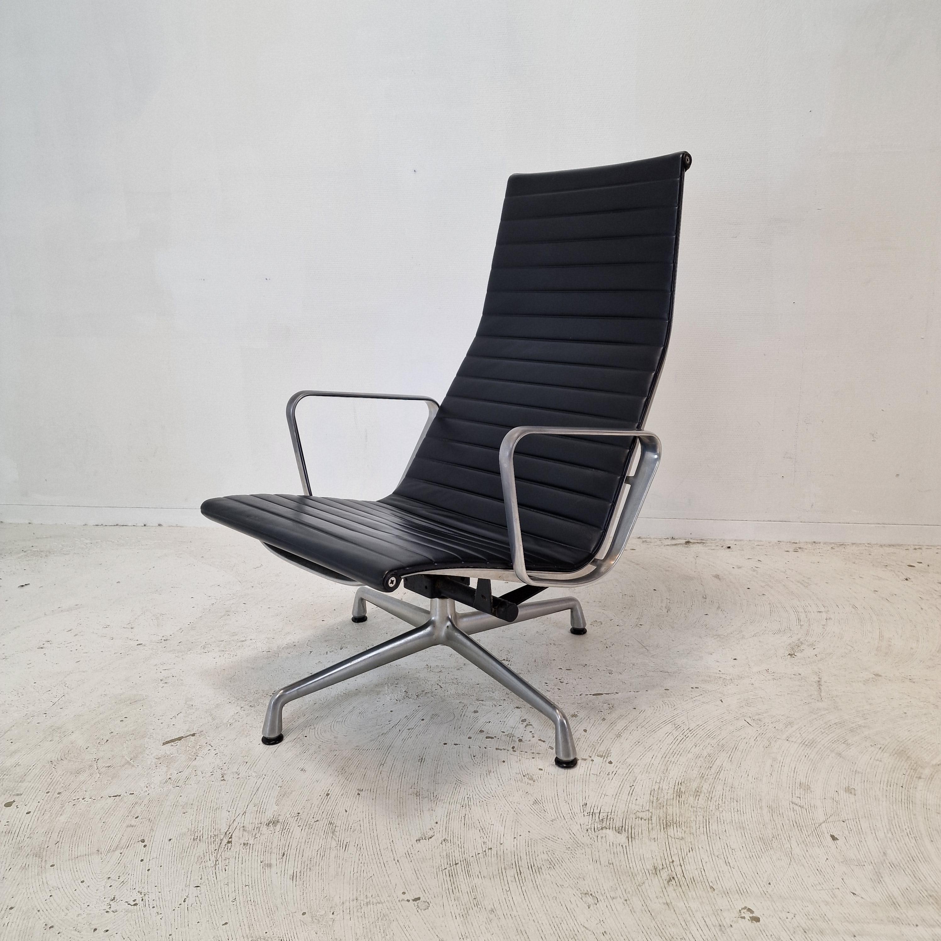 American Model EA 124 + 125 Vitra Lounge Chair and Ottoman by Charles & Ray Eames For Sale