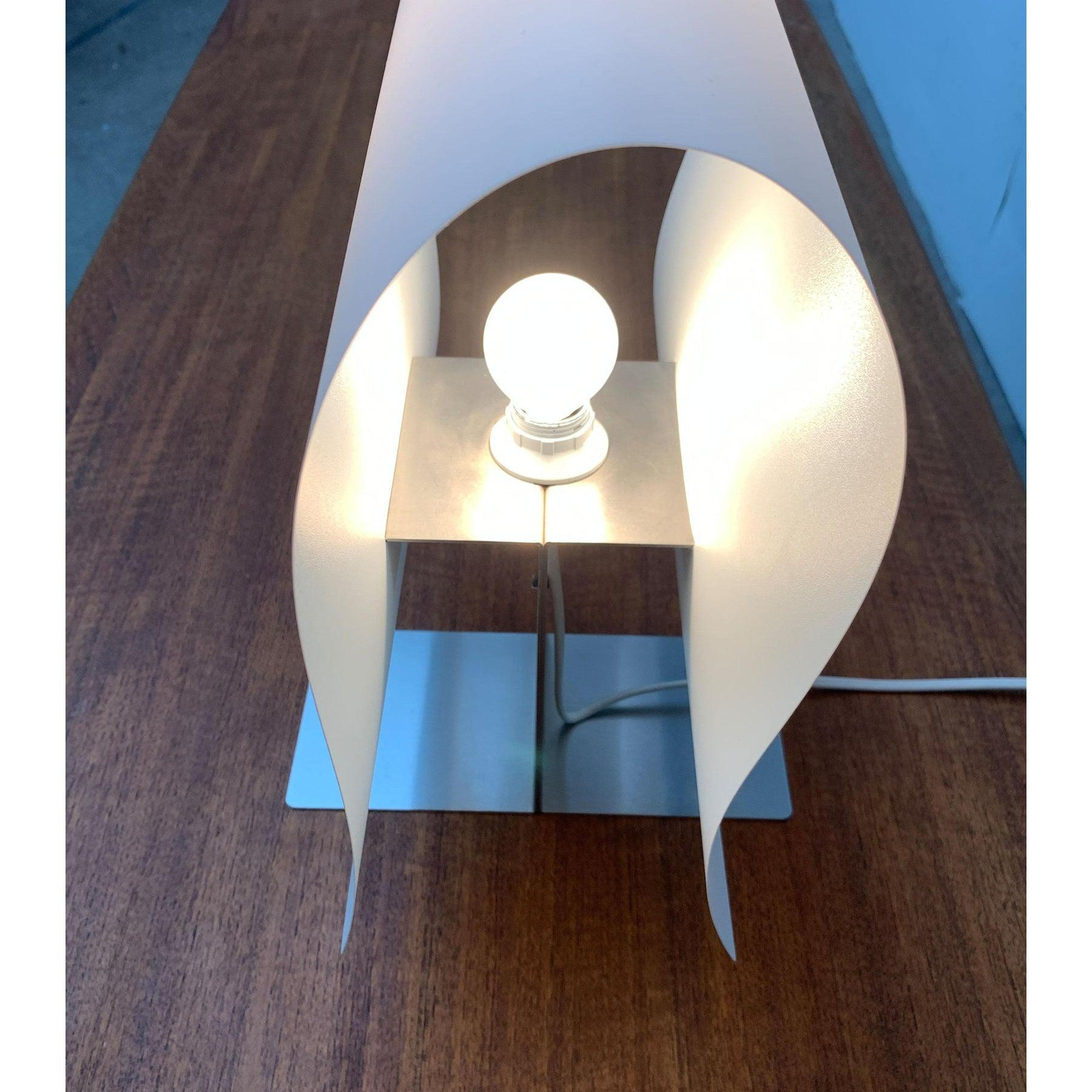 Industriel Modèle Emma Lampe de table minimaliste de Cristina Lamiquiz Design, 1995 en vente