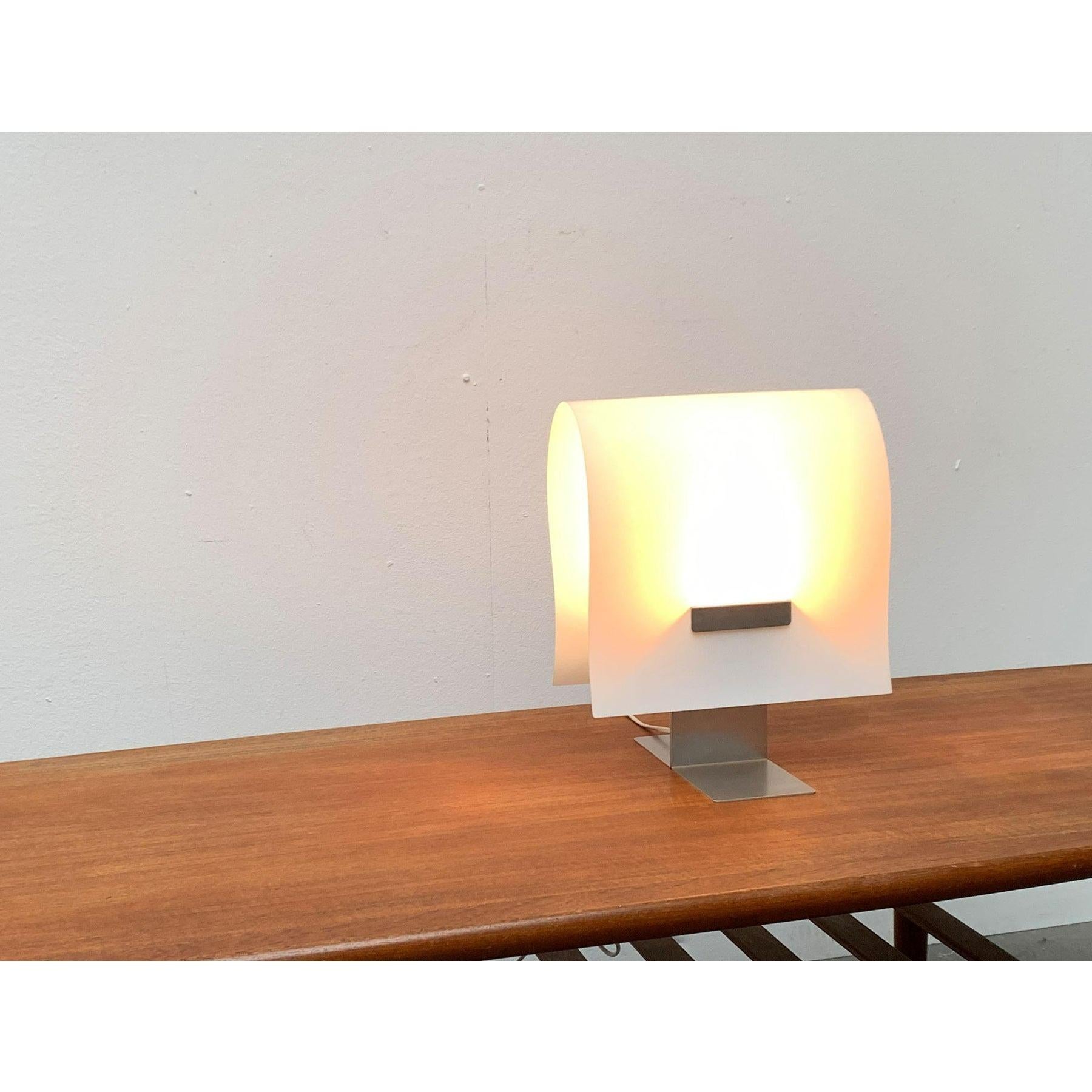 Modèle Emma Lampe de table minimaliste de Cristina Lamiquiz Design, 1995 Excellent état - En vente à Hamburg, DE